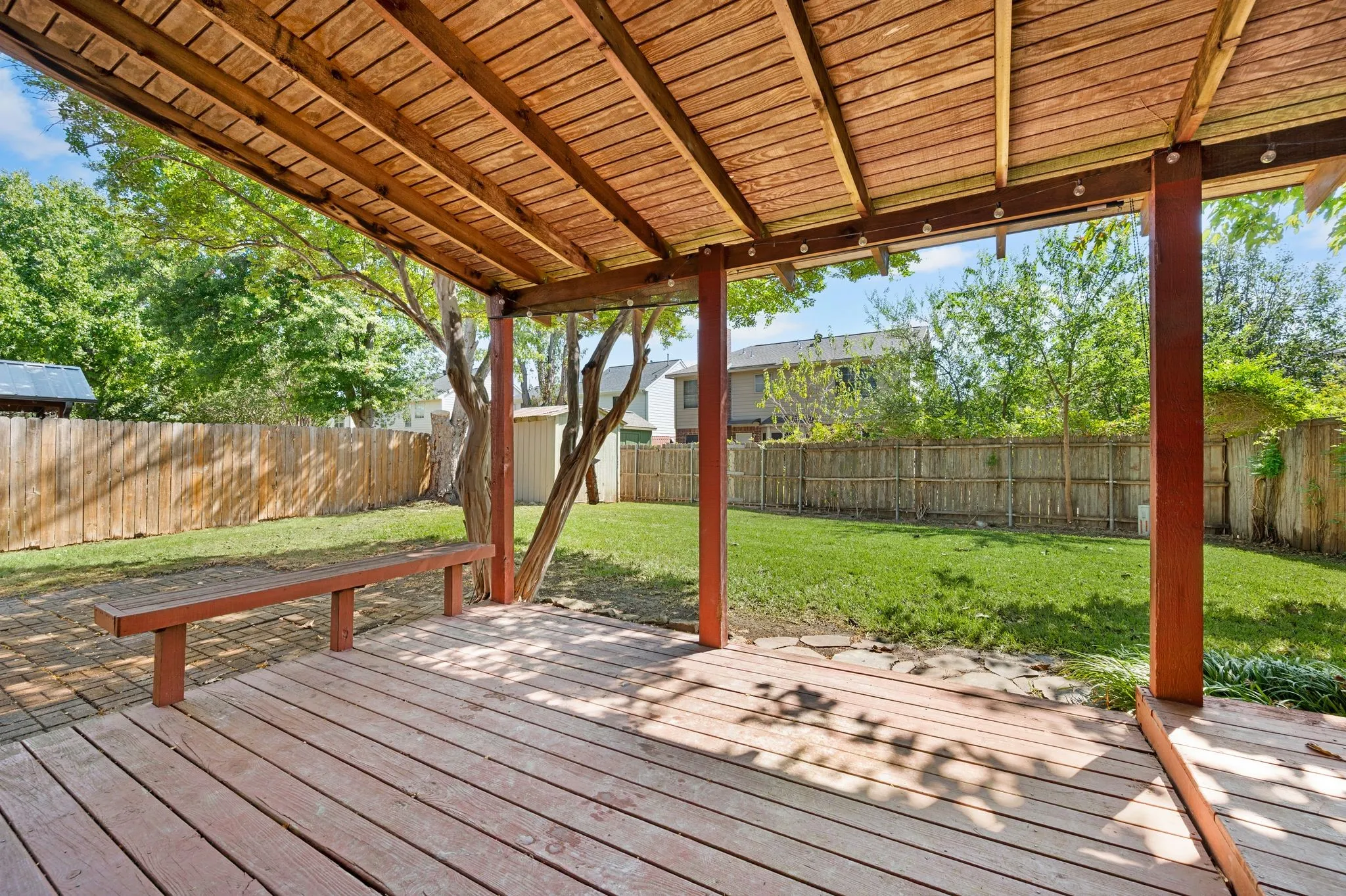 Single Family Residence For Sale in Denton County , 3300 Stone Bridge Drive, Flower Mound, Texas 75028, 3 Bedroom, 3 Bathroom, 2 Garage spaces, 2,154 Sqft, built in 1988, mls#21375484, Real Estate Agent in Flower Mound, Homes For Sale in Denton county, Homes For Sale in Flower Mound, Realtor in Flower Mound Texas, Real Estate Brokerage Independent Realty Texas, Luminita Cordes Realtor