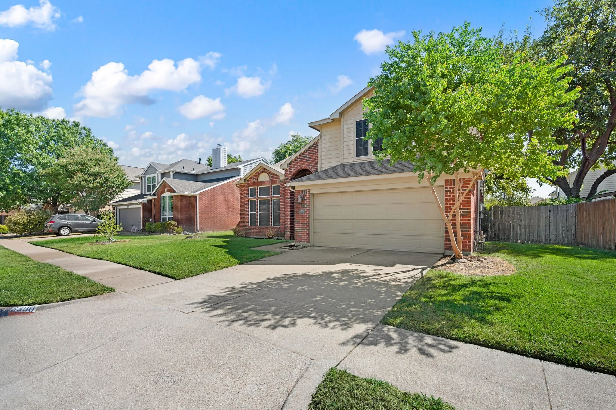 Single Family Residence For Sale in Denton County , 3300 Stone Bridge Drive, Flower Mound, Texas 75028, 3 Bedroom, 3 Bathroom, 2 Garage spaces, 2,154 Sqft, built in 1988, mls#21375484, Real Estate Agent in Flower Mound, Homes For Sale in Denton county, Homes For Sale in Flower Mound, Realtor in Flower Mound Texas, Real Estate Brokerage Independent Realty Texas, Luminita Cordes Realtor