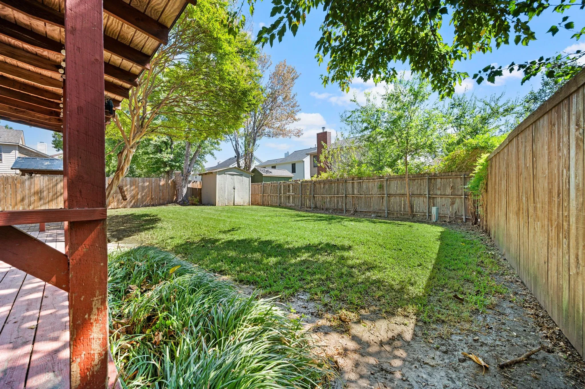 Single Family Residence For Sale in Denton County , 3300 Stone Bridge Drive, Flower Mound, Texas 75028, 3 Bedroom, 3 Bathroom, 2 Garage spaces, 2,154 Sqft, built in 1988, mls#21375484, Real Estate Agent in Flower Mound, Homes For Sale in Denton county, Homes For Sale in Flower Mound, Realtor in Flower Mound Texas, Real Estate Brokerage Independent Realty Texas, Luminita Cordes Realtor