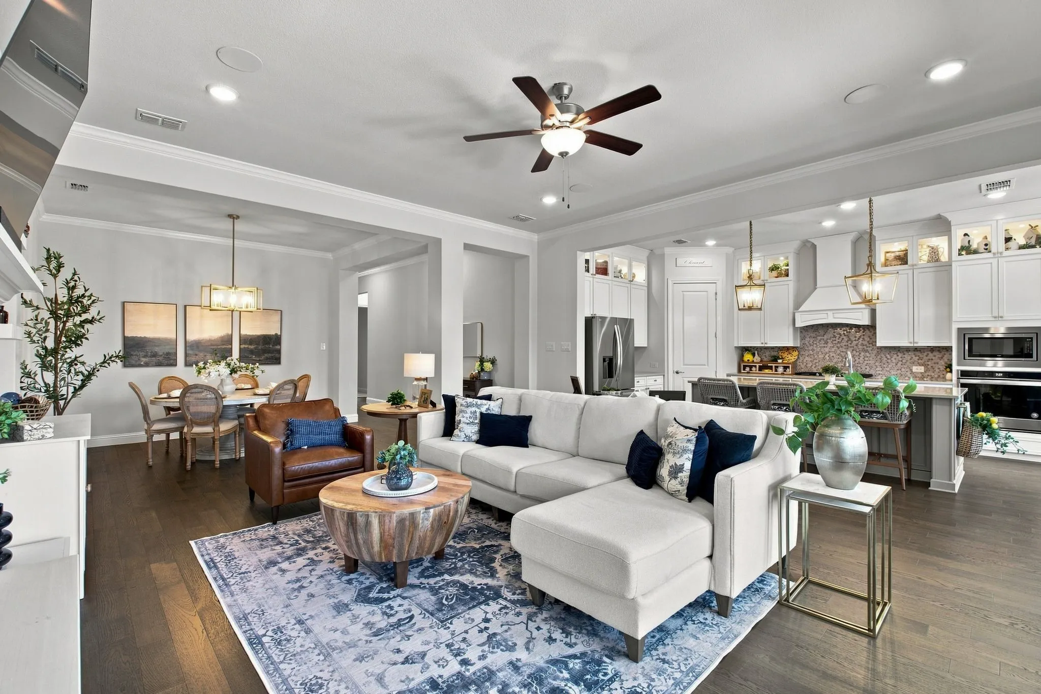 Single Family Residence For Sale in Denton County , 1401 Benavites Drive, Little Elm, Texas 75068, 3 Bedroom, 3 Bathroom, 3 Garage spaces, 2,681 Sqft, built in 2020, mls#21379163, Real Estate Agent in Little Elm, Homes For Sale in Denton county, Homes For Sale in Little Elm, Realtor in Little Elm Texas, Real Estate Brokerage Independent Realty Texas, Luminita Cordes Realtor