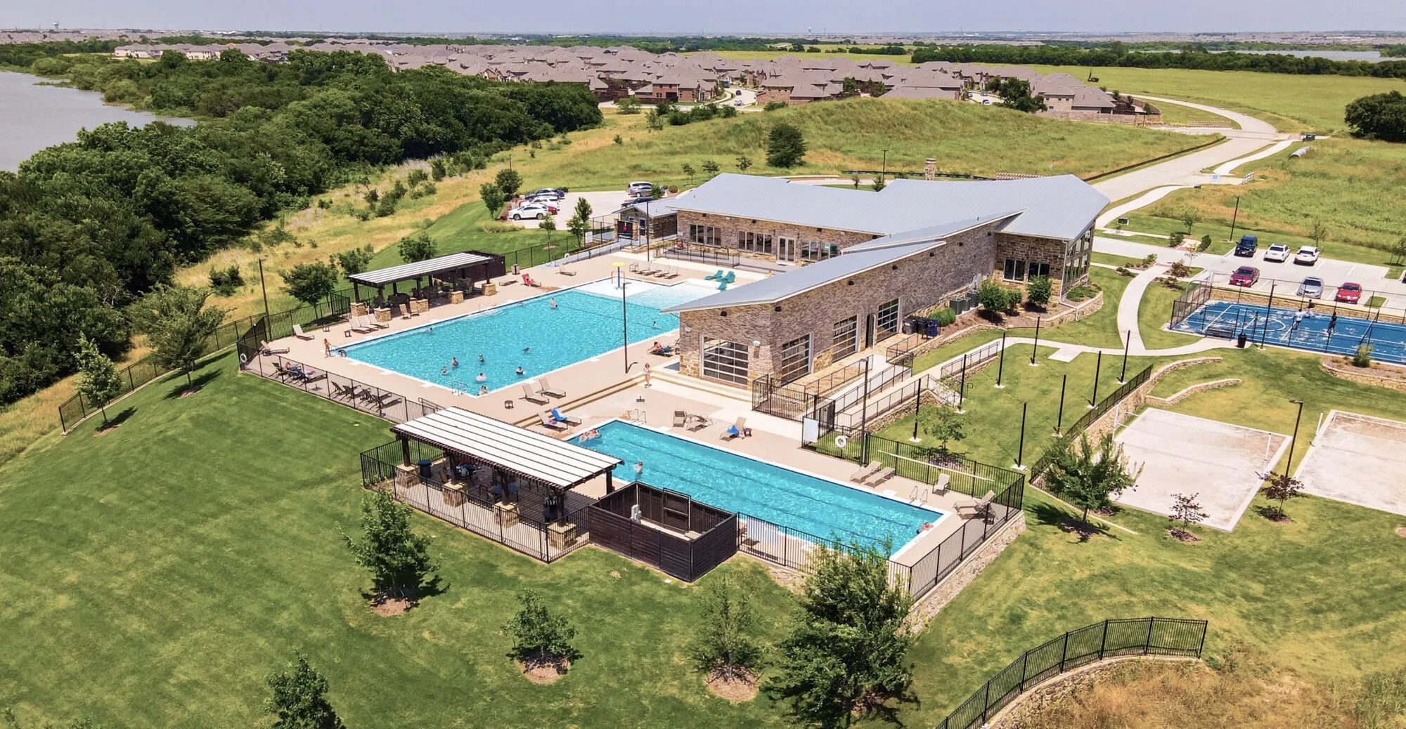 Single Family Residence For Sale in Denton County , 1401 Benavites Drive, Little Elm, Texas 75068, 3 Bedroom, 3 Bathroom, 3 Garage spaces, 2,681 Sqft, built in 2020, mls#21379163, Real Estate Agent in Little Elm, Homes For Sale in Denton county, Homes For Sale in Little Elm, Realtor in Little Elm Texas, Real Estate Brokerage Independent Realty Texas, Luminita Cordes Realtor