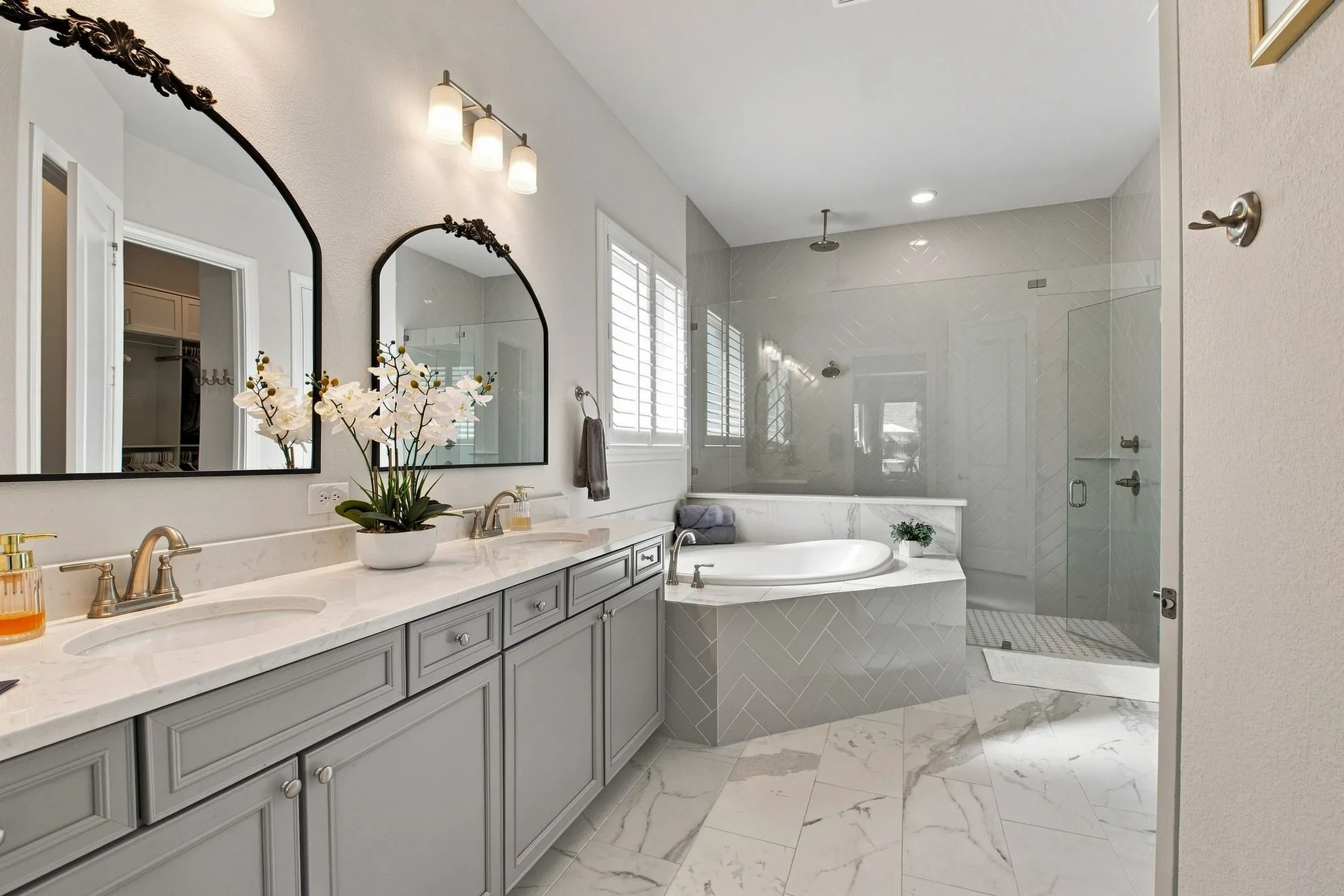 Single Family Residence For Sale in Denton County , 1401 Benavites Drive, Little Elm, Texas 75068, 3 Bedroom, 3 Bathroom, 3 Garage spaces, 2,681 Sqft, built in 2020, mls#21379163, Real Estate Agent in Little Elm, Homes For Sale in Denton county, Homes For Sale in Little Elm, Realtor in Little Elm Texas, Real Estate Brokerage Independent Realty Texas, Luminita Cordes Realtor