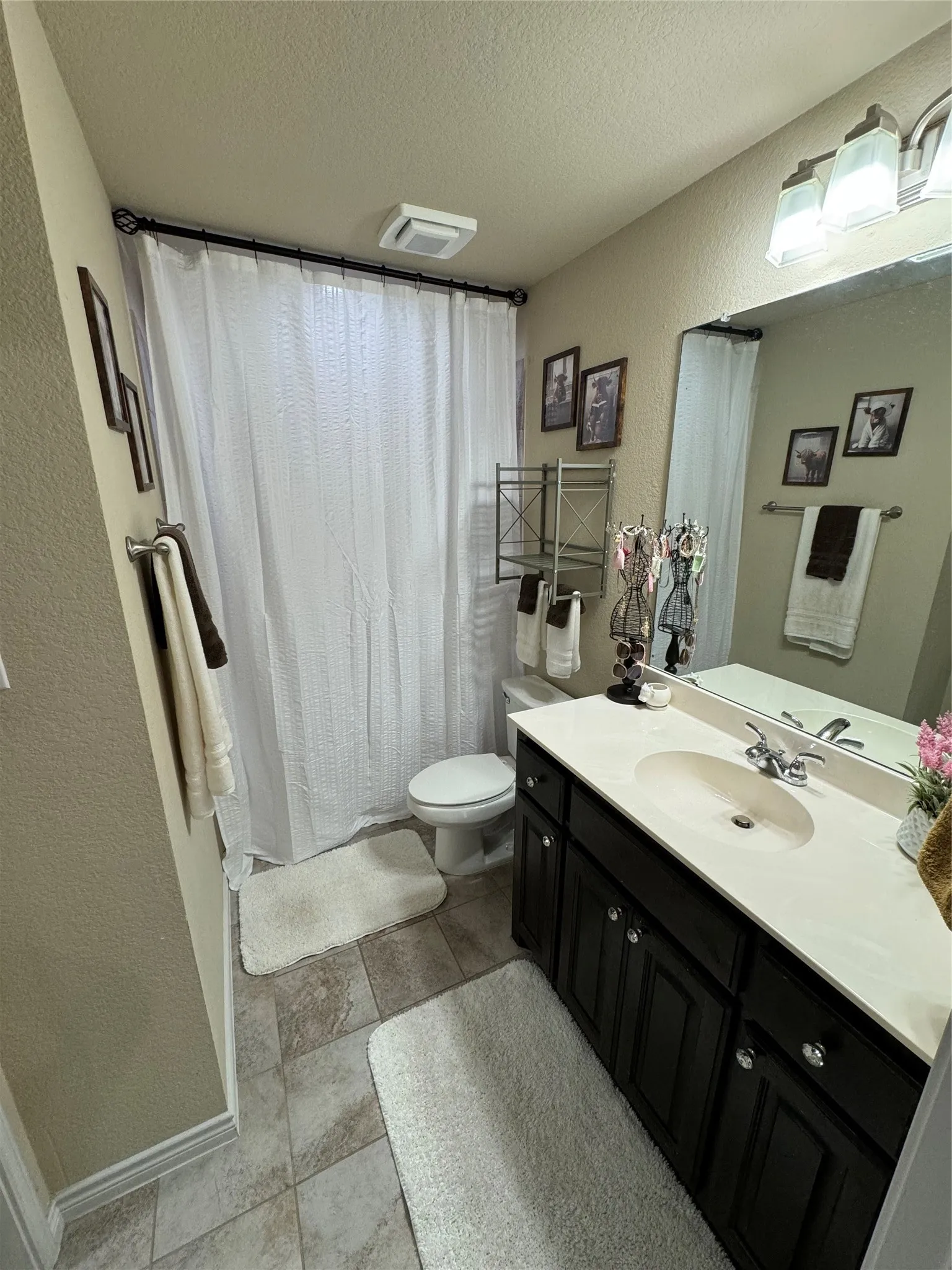 Single Family Residence For Rent in Tarrant County , 6041 Warmouth Drive, Fort Worth, Texas 76179, 3 Bedroom, 2 Bathroom, 2 Garage spaces, 1,630 Sqft, built in 2015, mls#21377384, Real Estate Agent in Fort Worth, Homes For Rent in Tarrant county, Homes For Rent in Fort Worth, Realtor in Fort Worth Texas, Real Estate Brokerage Independent Realty Texas, Luminita Cordes Realtor