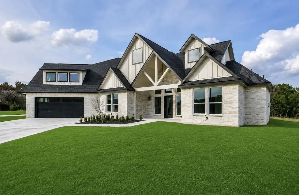 Single Family Residence For Sale in Hunt County , 1838 County Road 2320, Terrell, Texas 75160, 4 Bedroom, 3 Bathroom, 2 Garage spaces, 2,326 Sqft, built in 2025, mls#21378191, Real Estate Agent in Terrell, Homes For Sale in Hunt county, Homes For Sale in Terrell, Realtor in Terrell Texas, Real Estate Brokerage Independent Realty Texas, Luminita Cordes Realtor