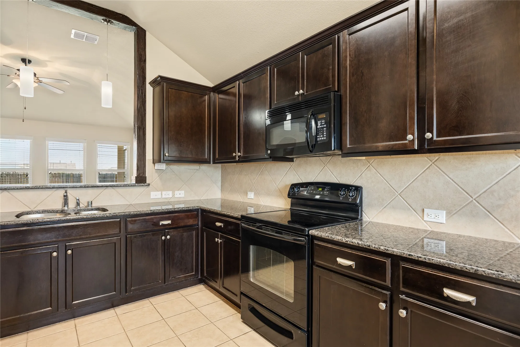 Single Family Residence For Sale in Denton County , 14408 Artisan Drive, Fort Worth, Texas 76052, 3 Bedroom, 2 Bathroom, 2 Garage spaces, 1,354 Sqft, built in 2013, mls#21375903, Real Estate Agent in Fort Worth, Homes For Sale in Denton county, Homes For Sale in Fort Worth, Realtor in Fort Worth Texas, Real Estate Brokerage Independent Realty Texas, Luminita Cordes Realtor