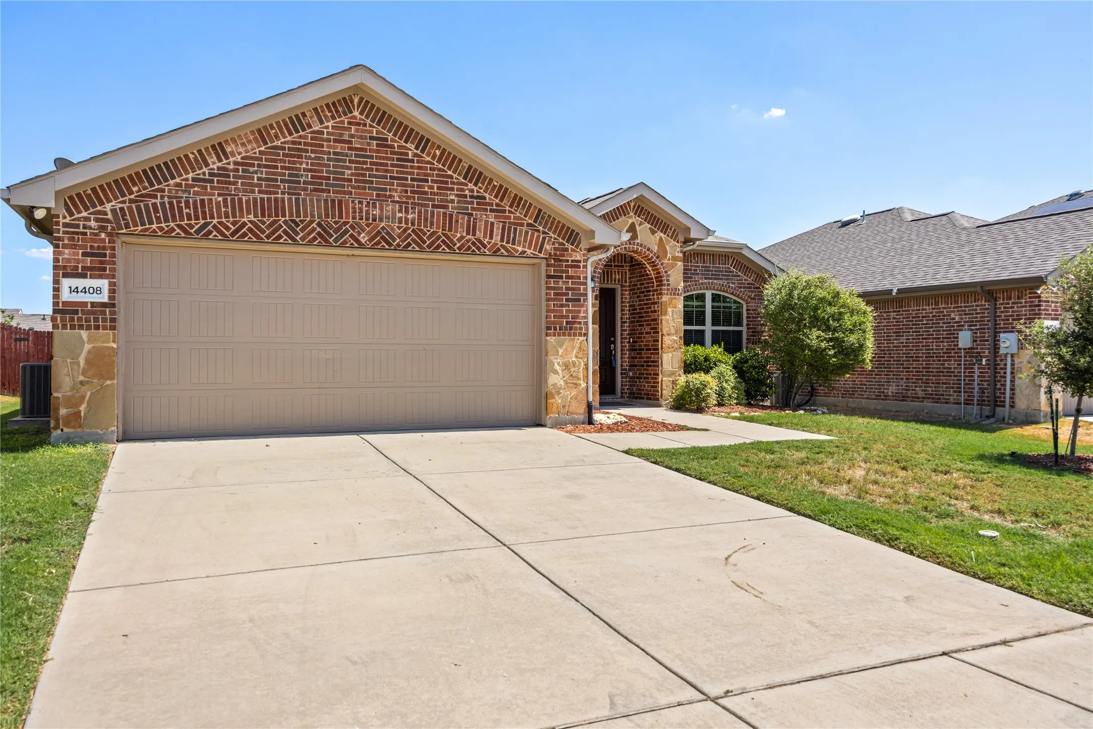 Single Family Residence For Sale in Denton County , 14408 Artisan Drive, Fort Worth, Texas 76052, 3 Bedroom, 2 Bathroom, 2 Garage spaces, 1,354 Sqft, built in 2013, mls#21375903, Real Estate Agent in Fort Worth, Homes For Sale in Denton county, Homes For Sale in Fort Worth, Realtor in Fort Worth Texas, Real Estate Brokerage Independent Realty Texas, Luminita Cordes Realtor