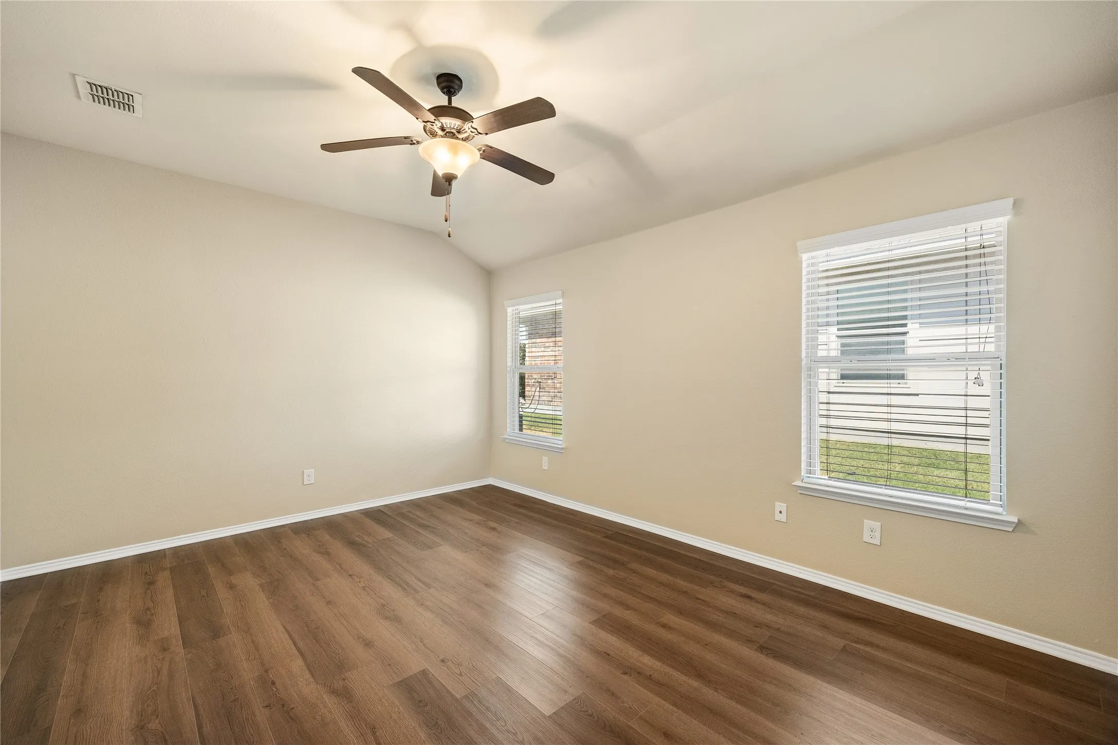 Single Family Residence For Sale in Denton County , 14408 Artisan Drive, Fort Worth, Texas 76052, 3 Bedroom, 2 Bathroom, 2 Garage spaces, 1,354 Sqft, built in 2013, mls#21375903, Real Estate Agent in Fort Worth, Homes For Sale in Denton county, Homes For Sale in Fort Worth, Realtor in Fort Worth Texas, Real Estate Brokerage Independent Realty Texas, Luminita Cordes Realtor