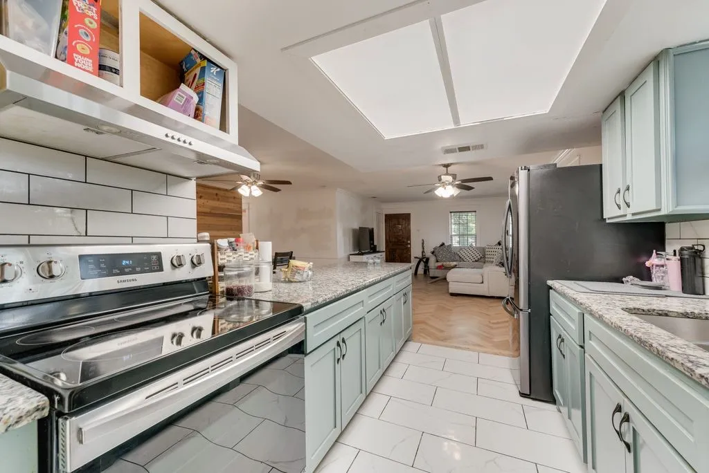 Single Family Residence For Rent in Rockwall County , 920 Meadowdale Drive, Royse City, Texas 75189, 5 Bedroom, 3 Bathroom, 2 Garage spaces, 1,565 Sqft, built in 1984, mls#21379179, Real Estate Agent in Royse City, Homes For Rent in Rockwall county, Homes For Rent in Royse City, Realtor in Royse City Texas, Real Estate Brokerage Independent Realty Texas, Luminita Cordes Realtor