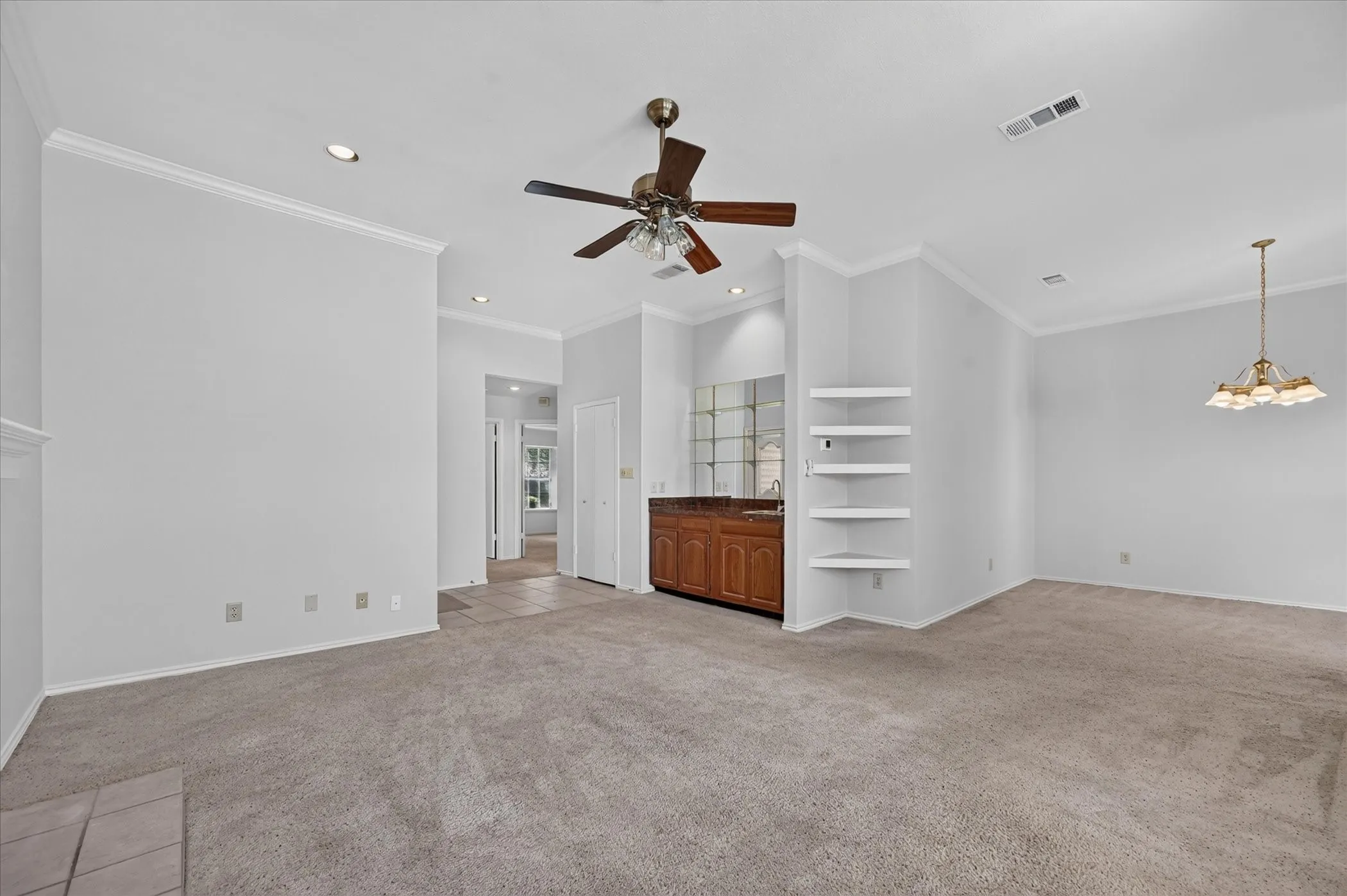 Single Family Residence For Sale in Dallas County , 9711 Springtree Lane, Dallas, Texas 75243, 2 Bedroom, 2 Bathroom, 2 Garage spaces, 1,300 Sqft, built in 1982, mls#21375518, Real Estate Agent in Dallas, Homes For Sale in Dallas county, Homes For Sale in Dallas, Realtor in Dallas Texas, Real Estate Brokerage Independent Realty Texas, Luminita Cordes Realtor