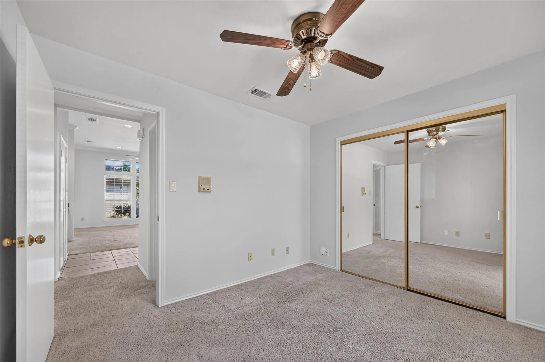 Single Family Residence For Sale in Dallas County , 9711 Springtree Lane, Dallas, Texas 75243, 2 Bedroom, 2 Bathroom, 2 Garage spaces, 1,300 Sqft, built in 1982, mls#21375518, Real Estate Agent in Dallas, Homes For Sale in Dallas county, Homes For Sale in Dallas, Realtor in Dallas Texas, Real Estate Brokerage Independent Realty Texas, Luminita Cordes Realtor