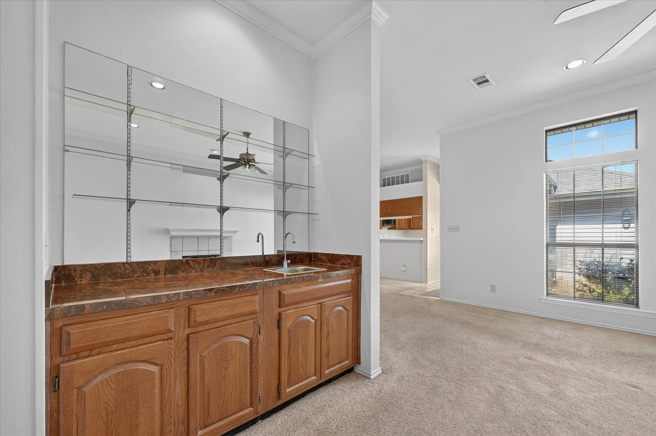 Single Family Residence For Sale in Dallas County , 9711 Springtree Lane, Dallas, Texas 75243, 2 Bedroom, 2 Bathroom, 2 Garage spaces, 1,300 Sqft, built in 1982, mls#21375518, Real Estate Agent in Dallas, Homes For Sale in Dallas county, Homes For Sale in Dallas, Realtor in Dallas Texas, Real Estate Brokerage Independent Realty Texas, Luminita Cordes Realtor