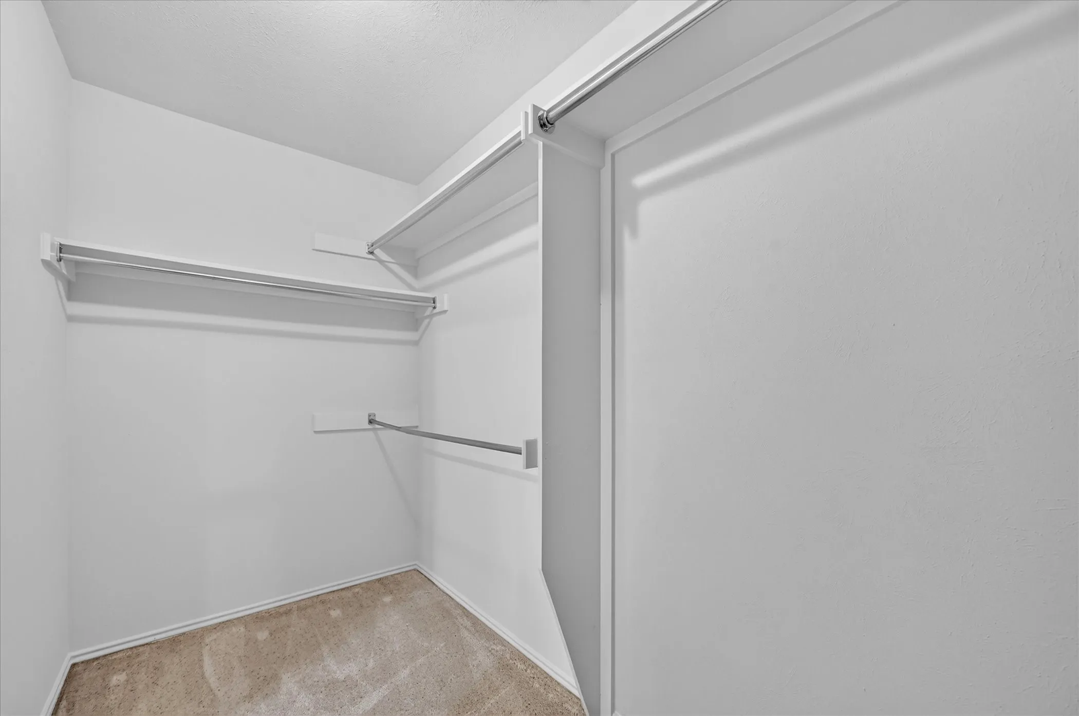 Single Family Residence For Sale in Dallas County , 9711 Springtree Lane, Dallas, Texas 75243, 2 Bedroom, 2 Bathroom, 2 Garage spaces, 1,300 Sqft, built in 1982, mls#21375518, Real Estate Agent in Dallas, Homes For Sale in Dallas county, Homes For Sale in Dallas, Realtor in Dallas Texas, Real Estate Brokerage Independent Realty Texas, Luminita Cordes Realtor