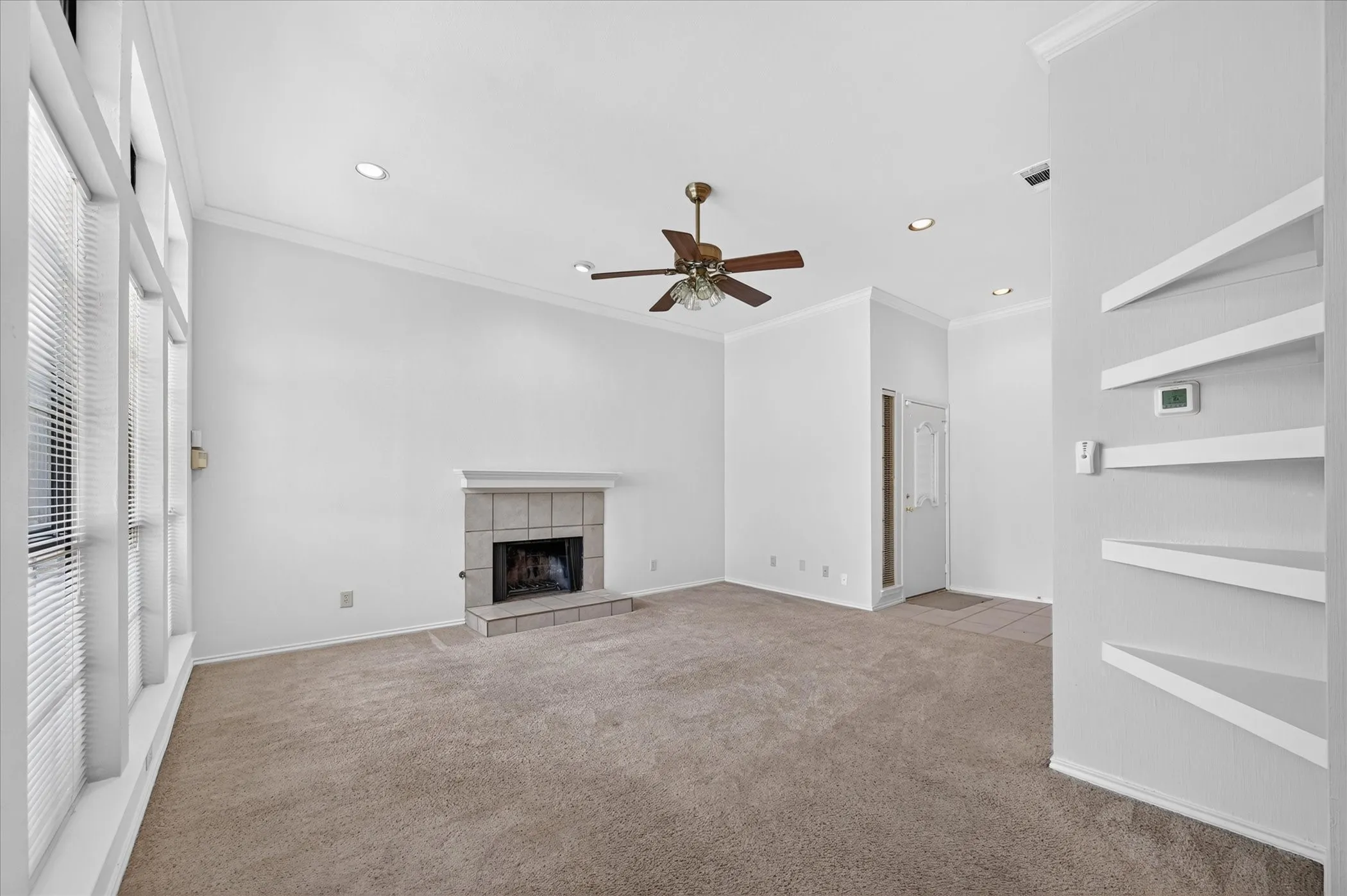 Single Family Residence For Sale in Dallas County , 9711 Springtree Lane, Dallas, Texas 75243, 2 Bedroom, 2 Bathroom, 2 Garage spaces, 1,300 Sqft, built in 1982, mls#21375518, Real Estate Agent in Dallas, Homes For Sale in Dallas county, Homes For Sale in Dallas, Realtor in Dallas Texas, Real Estate Brokerage Independent Realty Texas, Luminita Cordes Realtor
