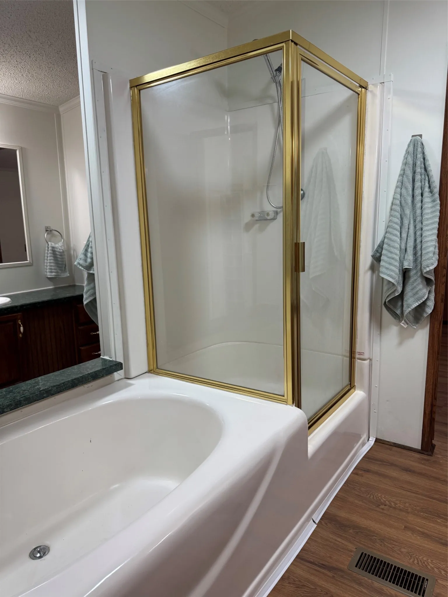 Manufactured Home For Rent in Hood County , 3510 Gerry Drive, Granbury, Texas 76049, 3 Bedroom, 2 Bathroom, Garage spaces, 1,216 Sqft, built in 1999, mls#21379166, Real Estate Agent in Granbury, Homes For Rent in Hood county, Homes For Rent in Granbury, Realtor in Granbury Texas, Real Estate Brokerage Independent Realty Texas, Luminita Cordes Realtor