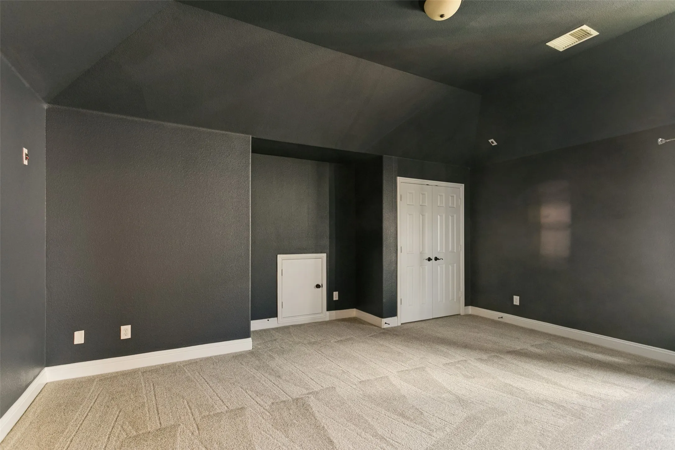 Single Family Residence For Rent in Collin County , 3604 Flowing Way, Plano, Texas 75074, 5 Bedroom, 4 Bathroom, 2 Garage spaces, 3,879 Sqft, built in 2013, mls#21379189, Real Estate Agent in Plano, Homes For Rent in Collin county, Homes For Rent in Plano, Realtor in Plano Texas, Real Estate Brokerage Independent Realty Texas, Luminita Cordes Realtor