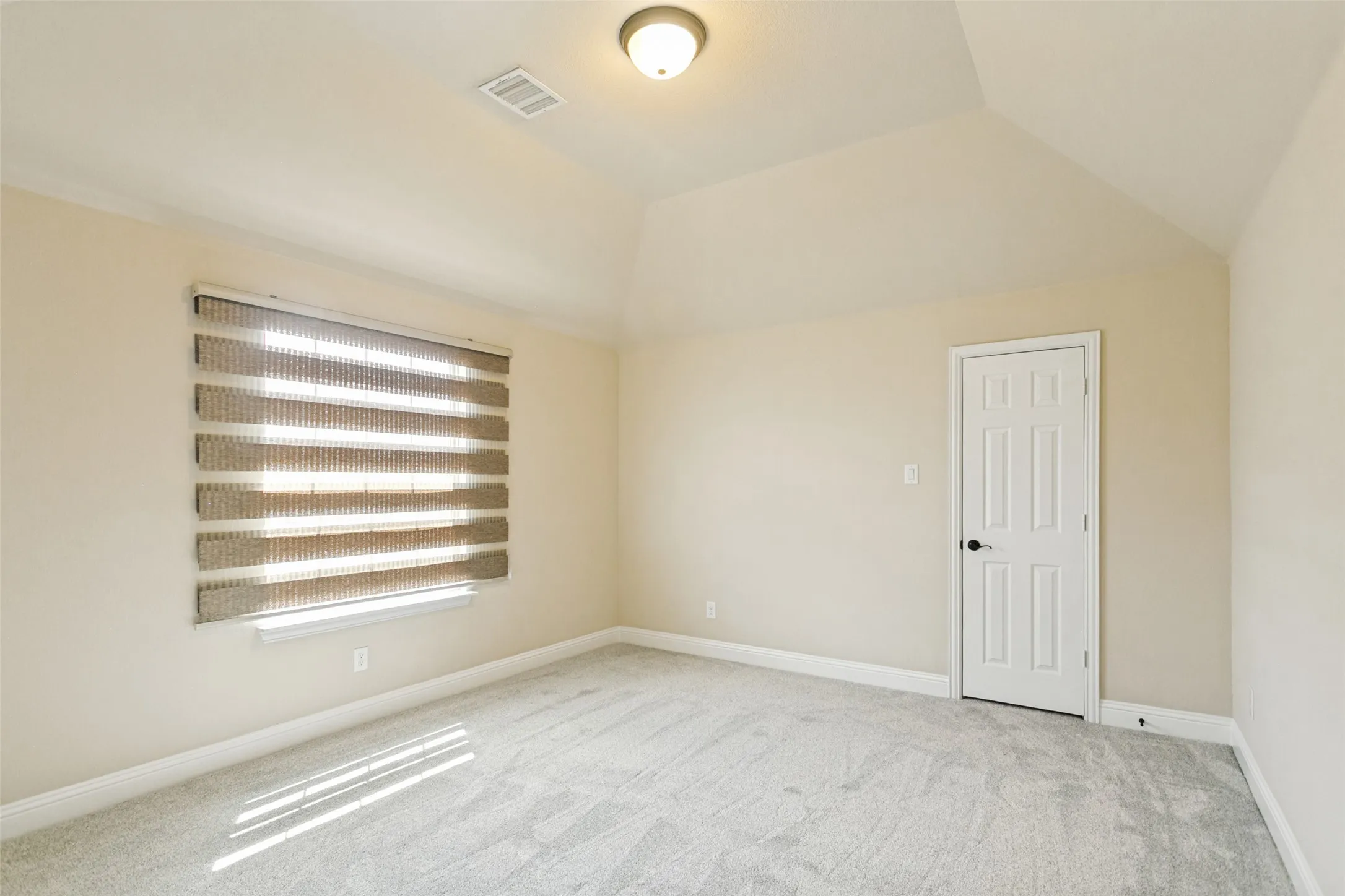 Single Family Residence For Rent in Collin County , 3604 Flowing Way, Plano, Texas 75074, 5 Bedroom, 4 Bathroom, 2 Garage spaces, 3,879 Sqft, built in 2013, mls#21379189, Real Estate Agent in Plano, Homes For Rent in Collin county, Homes For Rent in Plano, Realtor in Plano Texas, Real Estate Brokerage Independent Realty Texas, Luminita Cordes Realtor