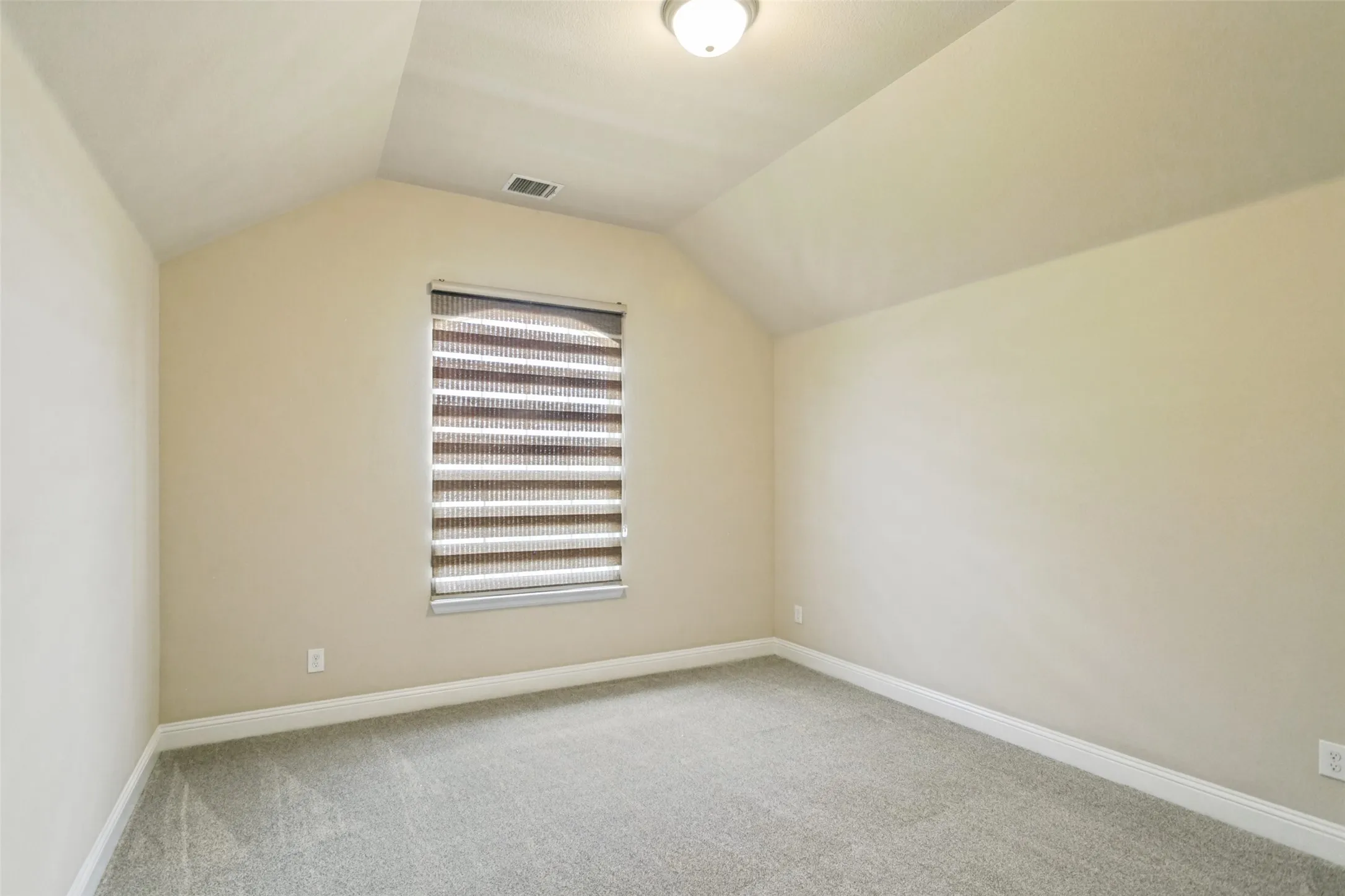 Single Family Residence For Rent in Collin County , 3604 Flowing Way, Plano, Texas 75074, 5 Bedroom, 4 Bathroom, 2 Garage spaces, 3,879 Sqft, built in 2013, mls#21379189, Real Estate Agent in Plano, Homes For Rent in Collin county, Homes For Rent in Plano, Realtor in Plano Texas, Real Estate Brokerage Independent Realty Texas, Luminita Cordes Realtor