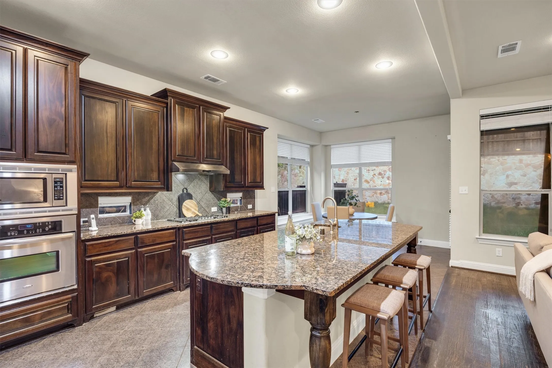 Single Family Residence For Sale in Dallas County , 7337 Canadian Drive, Irving, Texas 75039, 5 Bedroom, 4 Bathroom, 2 Garage spaces, 3,542 Sqft, built in 2009, mls#21379190, Real Estate Agent in Irving, Homes For Sale in Dallas county, Homes For Sale in Irving, Realtor in Irving Texas, Real Estate Brokerage Independent Realty Texas, Luminita Cordes Realtor