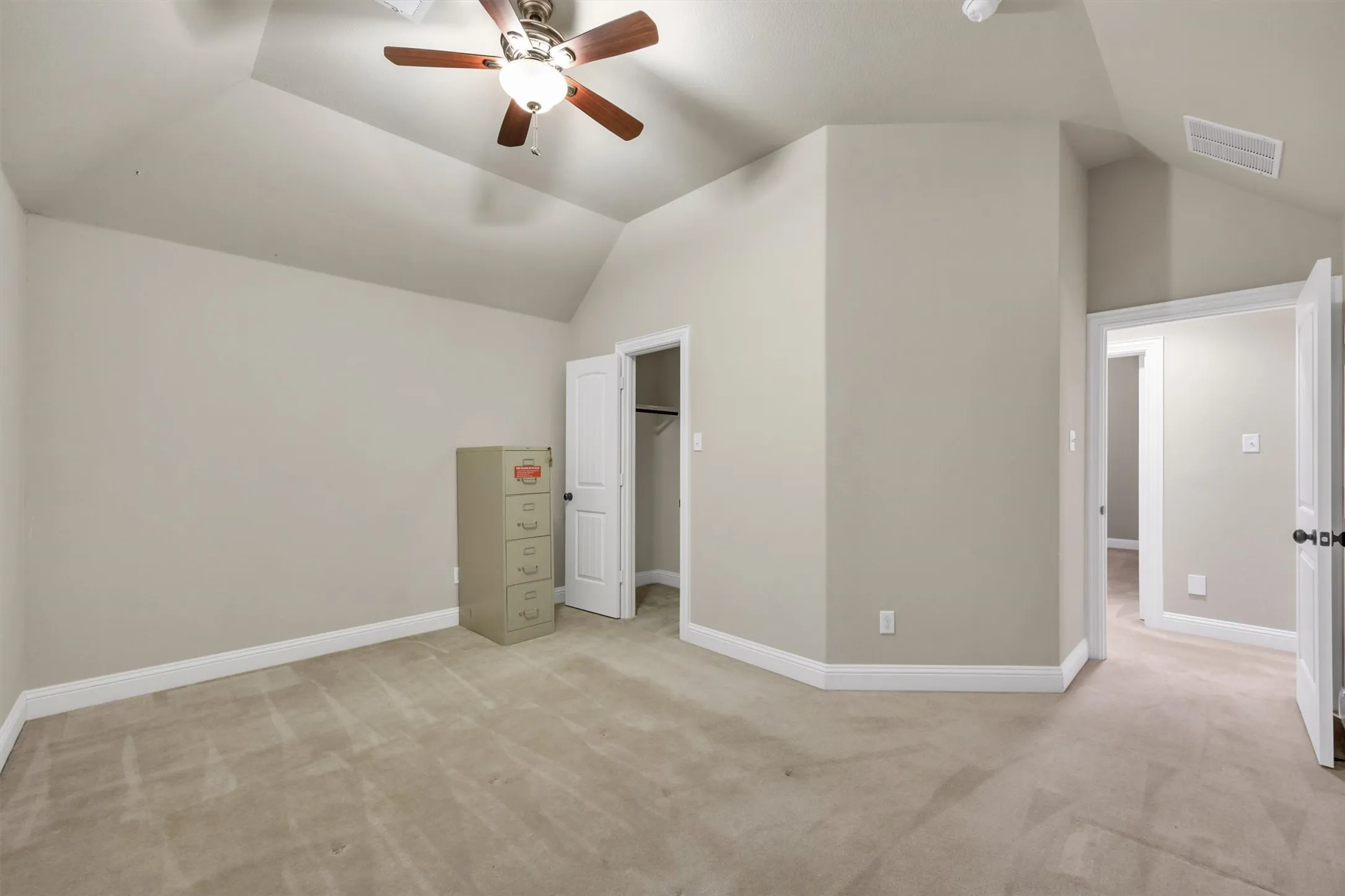 Single Family Residence For Sale in Dallas County , 7337 Canadian Drive, Irving, Texas 75039, 5 Bedroom, 4 Bathroom, 2 Garage spaces, 3,542 Sqft, built in 2009, mls#21379190, Real Estate Agent in Irving, Homes For Sale in Dallas county, Homes For Sale in Irving, Realtor in Irving Texas, Real Estate Brokerage Independent Realty Texas, Luminita Cordes Realtor