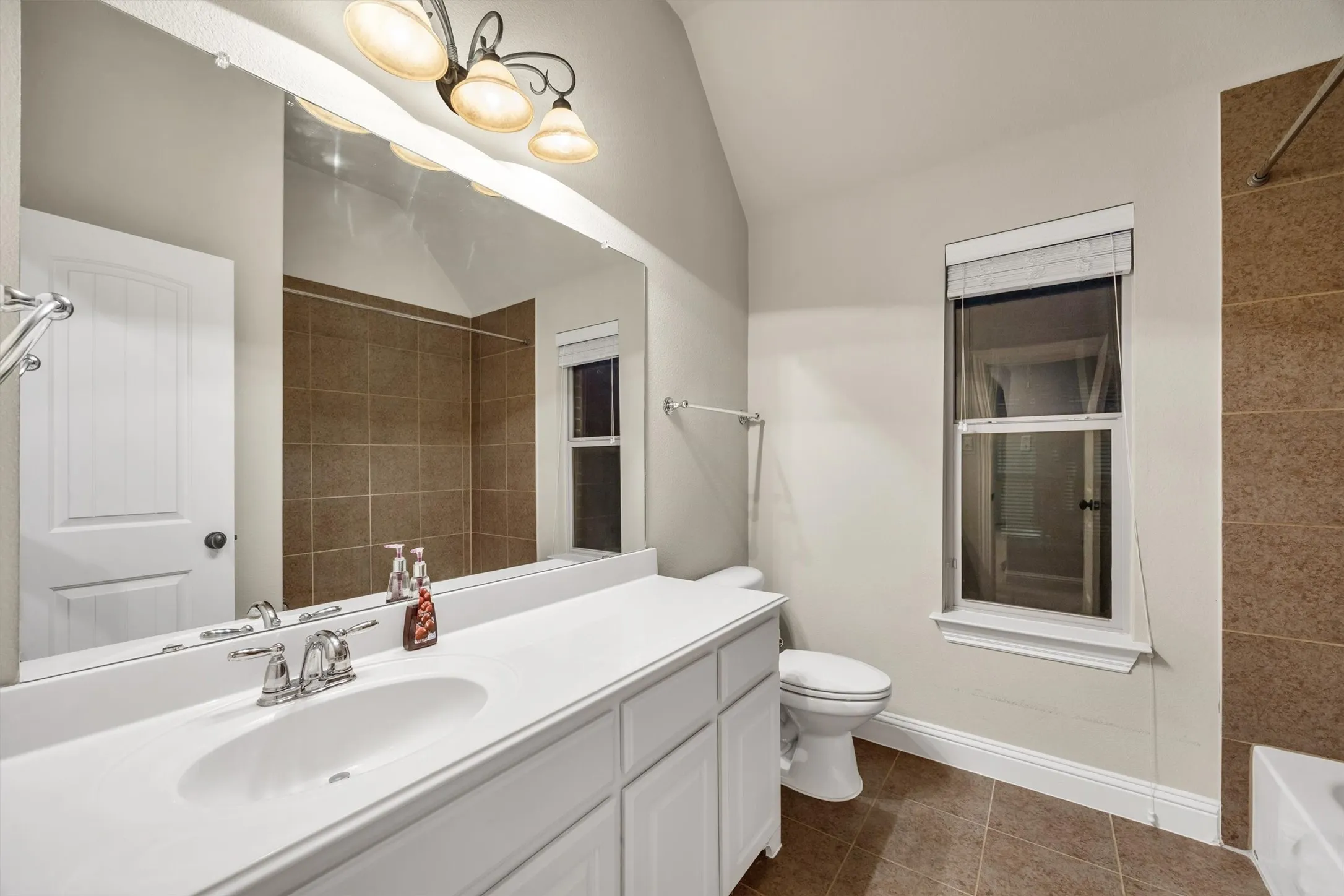 Single Family Residence For Sale in Dallas County , 7337 Canadian Drive, Irving, Texas 75039, 5 Bedroom, 4 Bathroom, 2 Garage spaces, 3,542 Sqft, built in 2009, mls#21379190, Real Estate Agent in Irving, Homes For Sale in Dallas county, Homes For Sale in Irving, Realtor in Irving Texas, Real Estate Brokerage Independent Realty Texas, Luminita Cordes Realtor