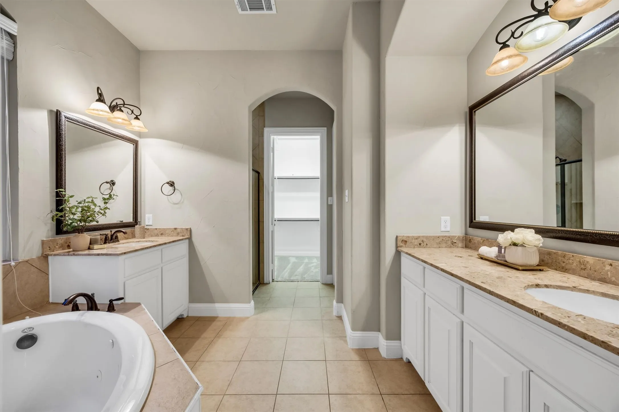 Single Family Residence For Sale in Dallas County , 7337 Canadian Drive, Irving, Texas 75039, 5 Bedroom, 4 Bathroom, 2 Garage spaces, 3,542 Sqft, built in 2009, mls#21379190, Real Estate Agent in Irving, Homes For Sale in Dallas county, Homes For Sale in Irving, Realtor in Irving Texas, Real Estate Brokerage Independent Realty Texas, Luminita Cordes Realtor