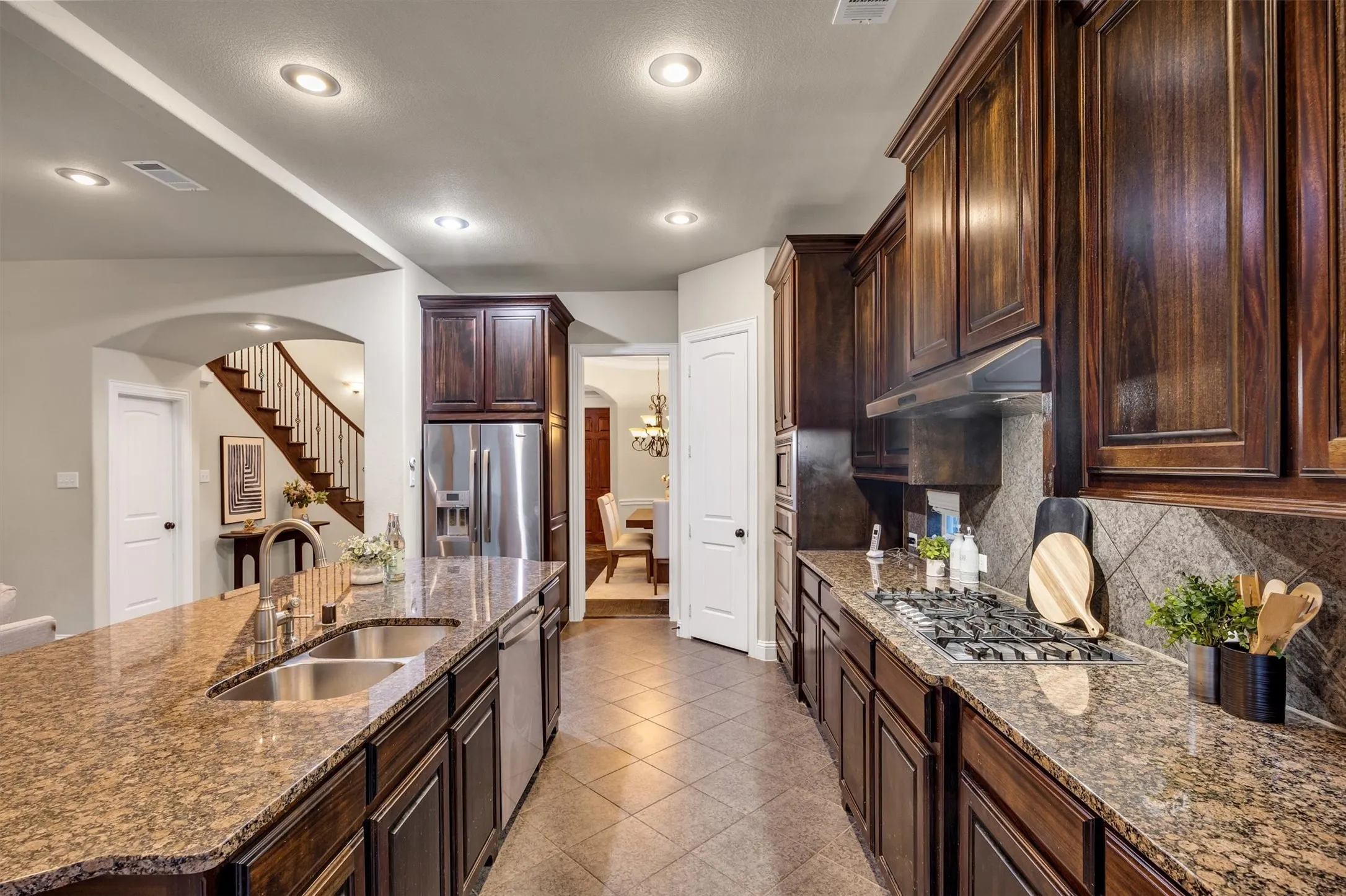Single Family Residence For Sale in Dallas County , 7337 Canadian Drive, Irving, Texas 75039, 5 Bedroom, 4 Bathroom, 2 Garage spaces, 3,542 Sqft, built in 2009, mls#21379190, Real Estate Agent in Irving, Homes For Sale in Dallas county, Homes For Sale in Irving, Realtor in Irving Texas, Real Estate Brokerage Independent Realty Texas, Luminita Cordes Realtor