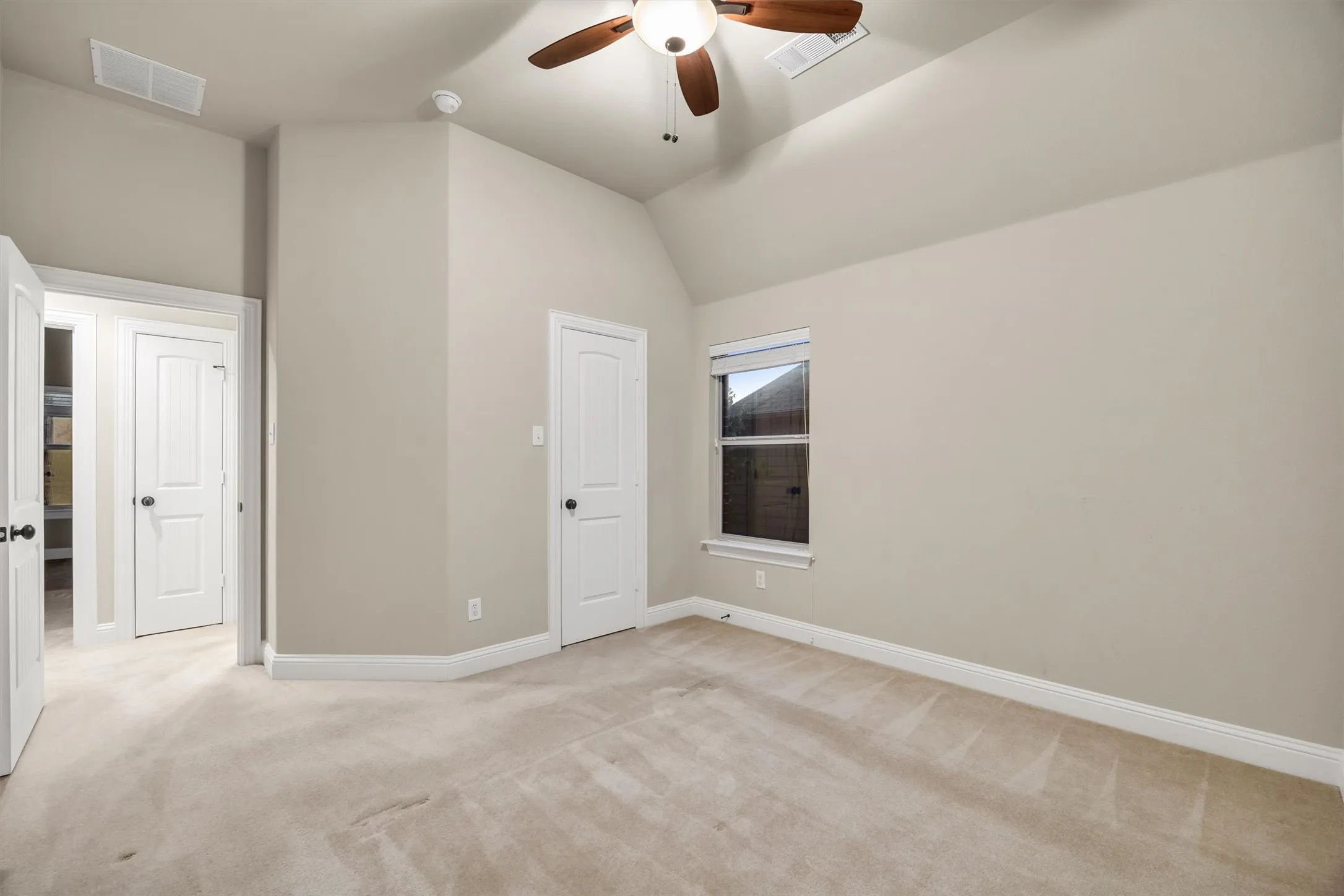 Single Family Residence For Sale in Dallas County , 7337 Canadian Drive, Irving, Texas 75039, 5 Bedroom, 4 Bathroom, 2 Garage spaces, 3,542 Sqft, built in 2009, mls#21379190, Real Estate Agent in Irving, Homes For Sale in Dallas county, Homes For Sale in Irving, Realtor in Irving Texas, Real Estate Brokerage Independent Realty Texas, Luminita Cordes Realtor