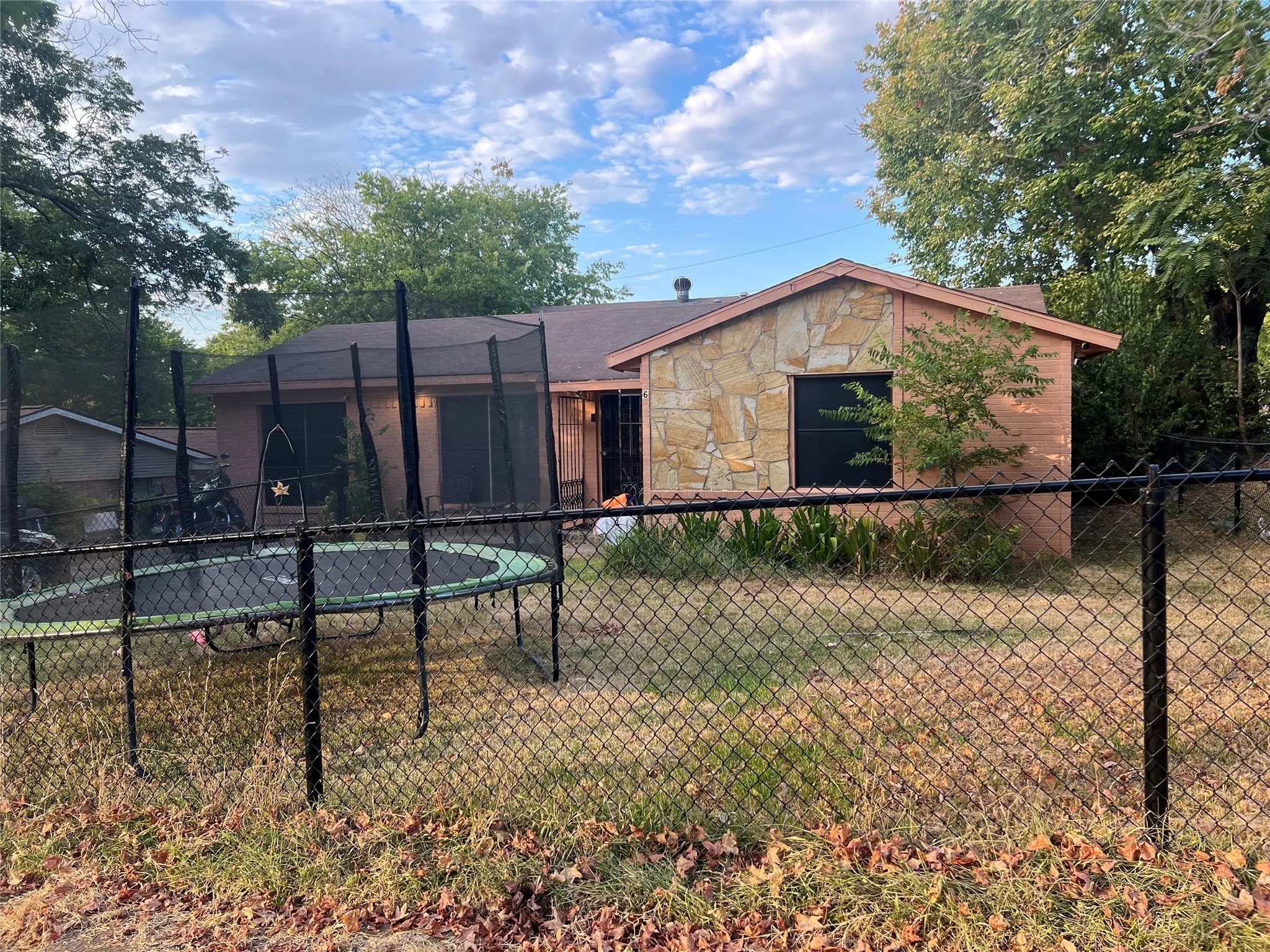 Single Family Residence For Sale in Dallas County , 6057 Park Manor Drive, Dallas, Texas 75241, 4 Bedroom, 2 Bathroom, Garage spaces, 2,226 Sqft, built in 1960, mls#21378396, Real Estate Agent in Dallas, Homes For Sale in Dallas county, Homes For Sale in Dallas, Realtor in Dallas Texas, Real Estate Brokerage Independent Realty Texas, Luminita Cordes Realtor