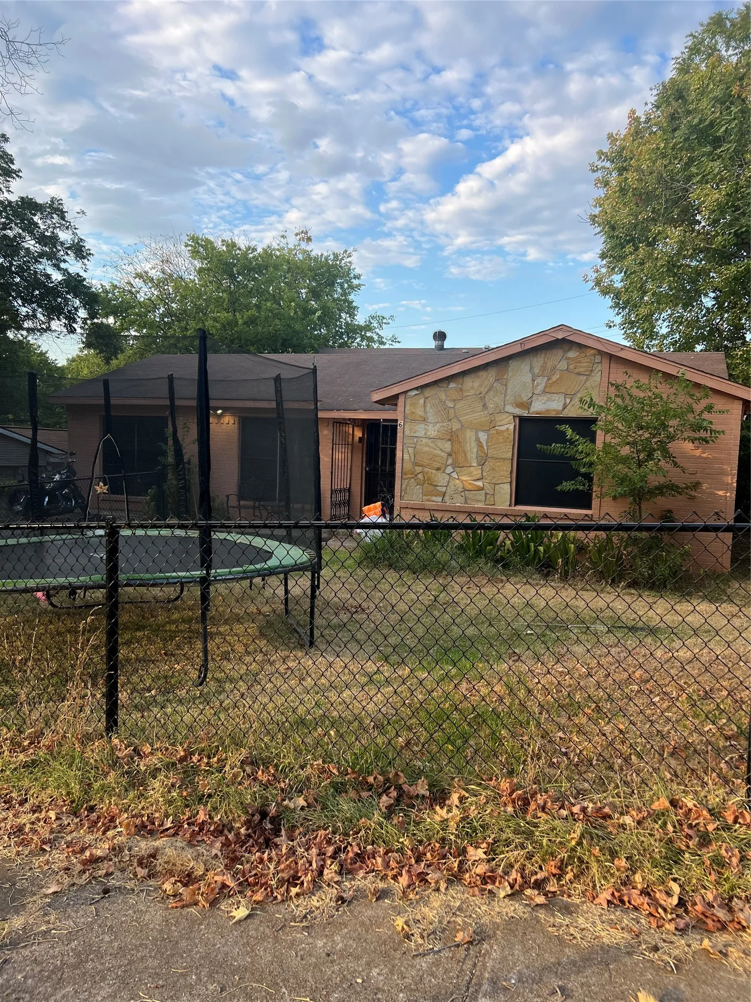 Single Family Residence For Sale in Dallas County , 6057 Park Manor Drive, Dallas, Texas 75241, 4 Bedroom, 2 Bathroom, Garage spaces, 2,226 Sqft, built in 1960, mls#21378396, Real Estate Agent in Dallas, Homes For Sale in Dallas county, Homes For Sale in Dallas, Realtor in Dallas Texas, Real Estate Brokerage Independent Realty Texas, Luminita Cordes Realtor
