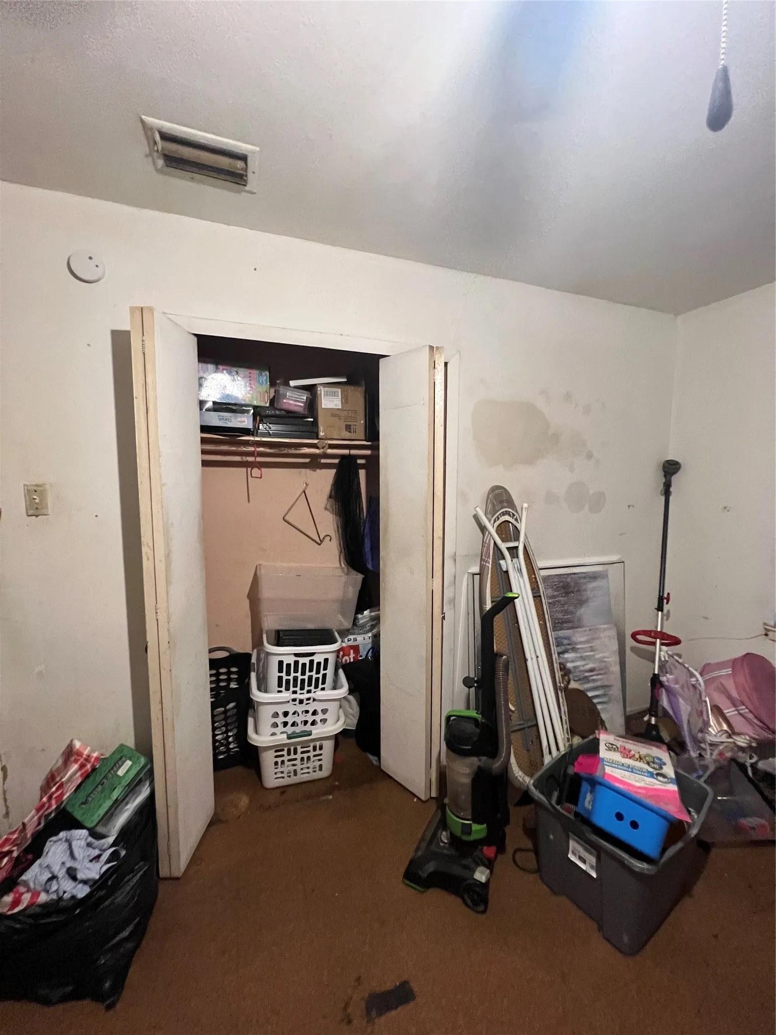 Single Family Residence For Sale in Dallas County , 6057 Park Manor Drive, Dallas, Texas 75241, 4 Bedroom, 2 Bathroom, Garage spaces, 2,226 Sqft, built in 1960, mls#21378396, Real Estate Agent in Dallas, Homes For Sale in Dallas county, Homes For Sale in Dallas, Realtor in Dallas Texas, Real Estate Brokerage Independent Realty Texas, Luminita Cordes Realtor