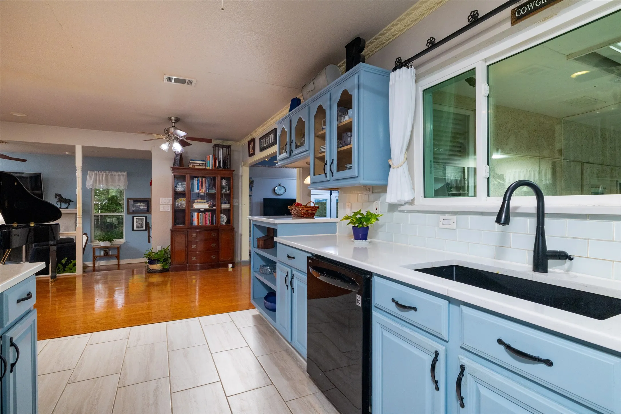 This kitchen is bright and cheerful!