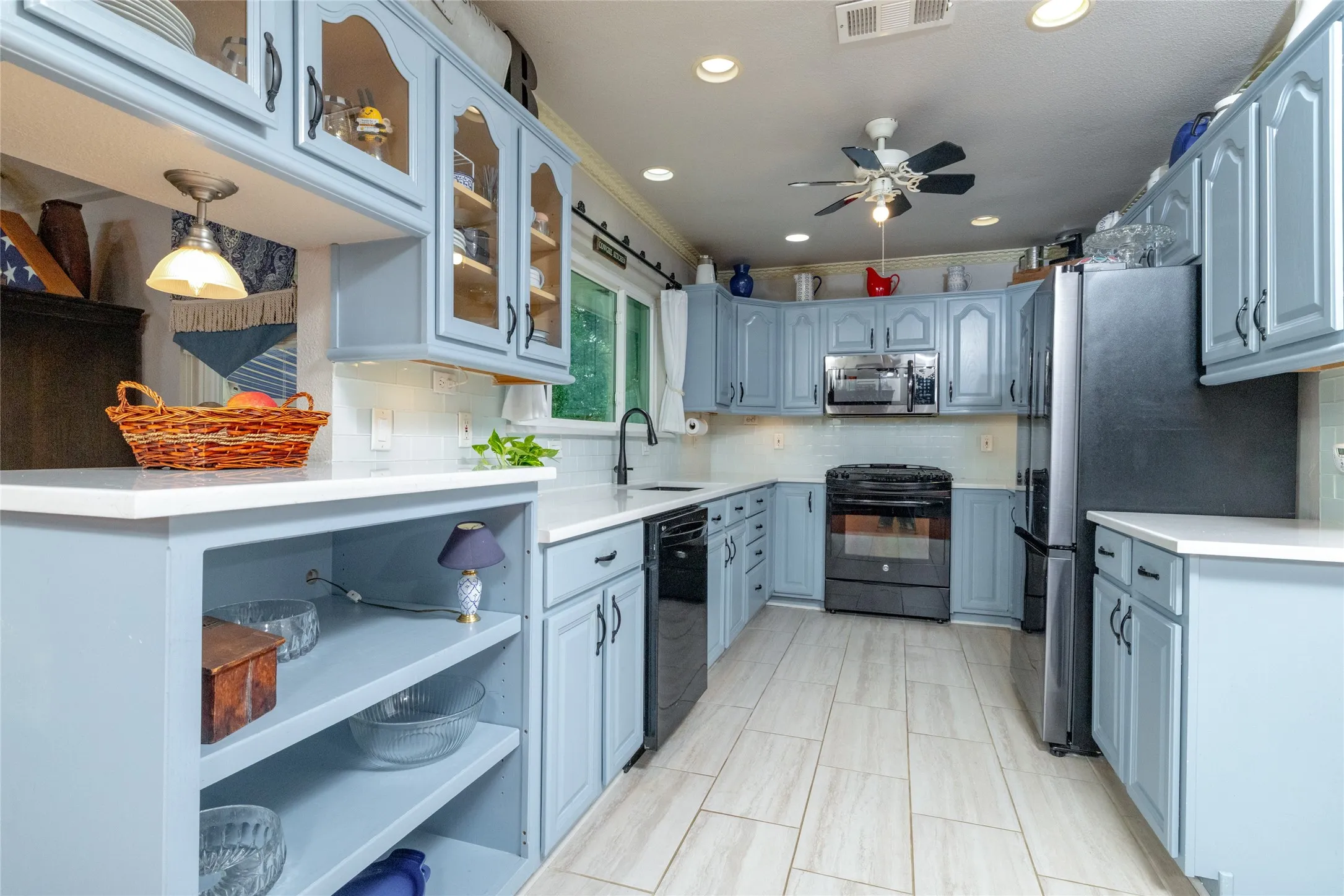 Stainless appliances and lots of storage.