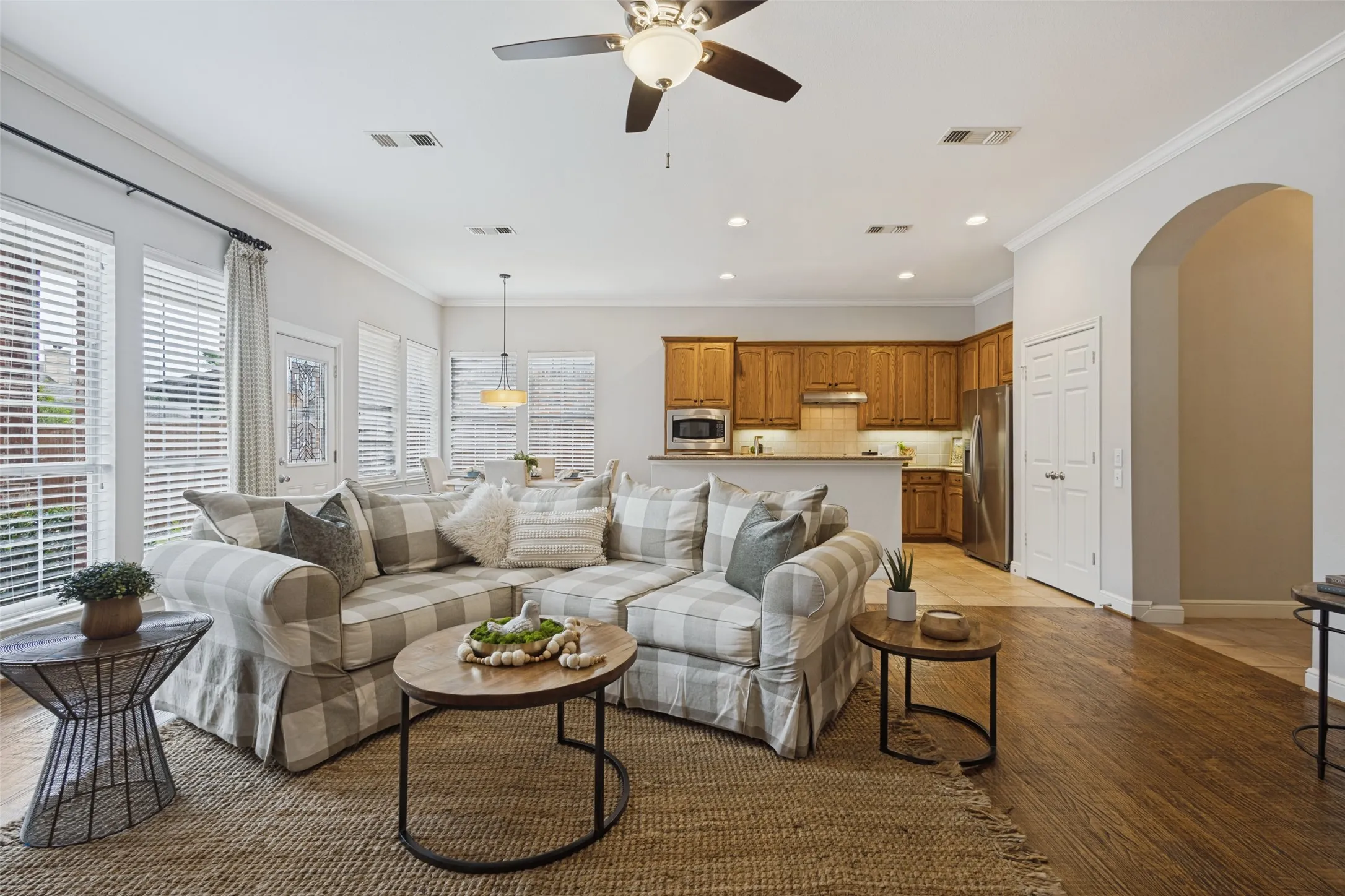 Single Family Residence For Sale in Collin County , 7320 Chadwick Drive, Mc Kinney, Texas 75072, 3 Bedroom, 2 Bathroom, 2 Garage spaces, 2,259 Sqft, built in 2001, mls#21379152, Real Estate Agent in Mc Kinney, Homes For Sale in Collin county, Homes For Sale in Mc Kinney, Realtor in Mc Kinney Texas, Real Estate Brokerage Independent Realty Texas, Luminita Cordes Realtor