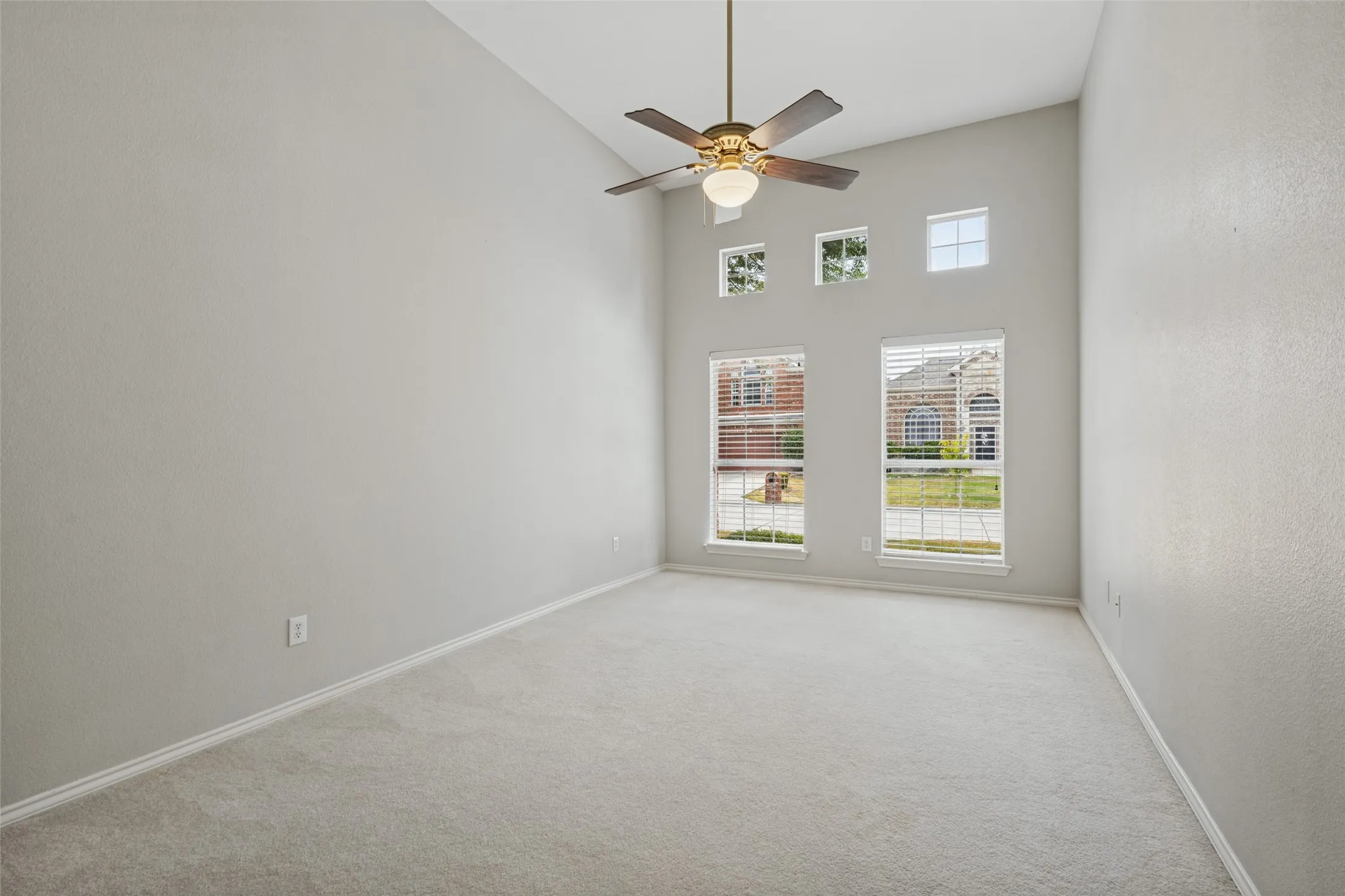 Single Family Residence For Sale in Collin County , 7320 Chadwick Drive, Mc Kinney, Texas 75072, 3 Bedroom, 2 Bathroom, 2 Garage spaces, 2,259 Sqft, built in 2001, mls#21379152, Real Estate Agent in Mc Kinney, Homes For Sale in Collin county, Homes For Sale in Mc Kinney, Realtor in Mc Kinney Texas, Real Estate Brokerage Independent Realty Texas, Luminita Cordes Realtor