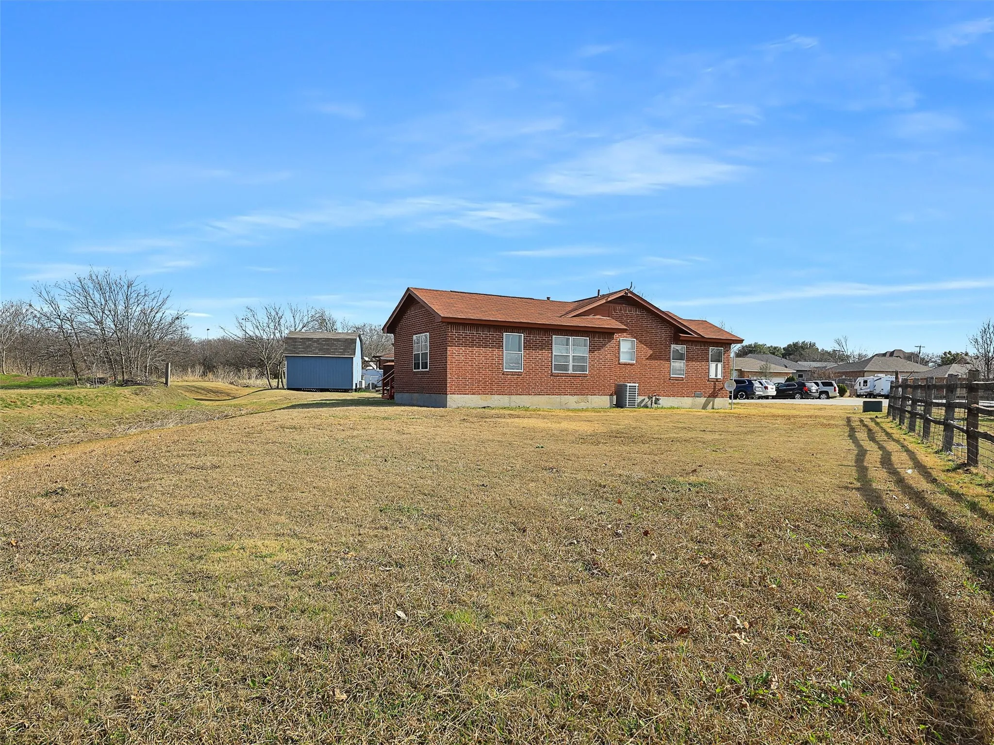 Single Family Residence For Rent in Grayson County , 707 Doris Lane, Gunter, Texas 75058, 3 Bedroom, 2 Bathroom, 2 Garage spaces, 1,249 Sqft, built in 2000, mls#21379193, Real Estate Agent in Gunter, Homes For Rent in Grayson county, Homes For Rent in Gunter, Realtor in Gunter Texas, Real Estate Brokerage Independent Realty Texas, Luminita Cordes Realtor