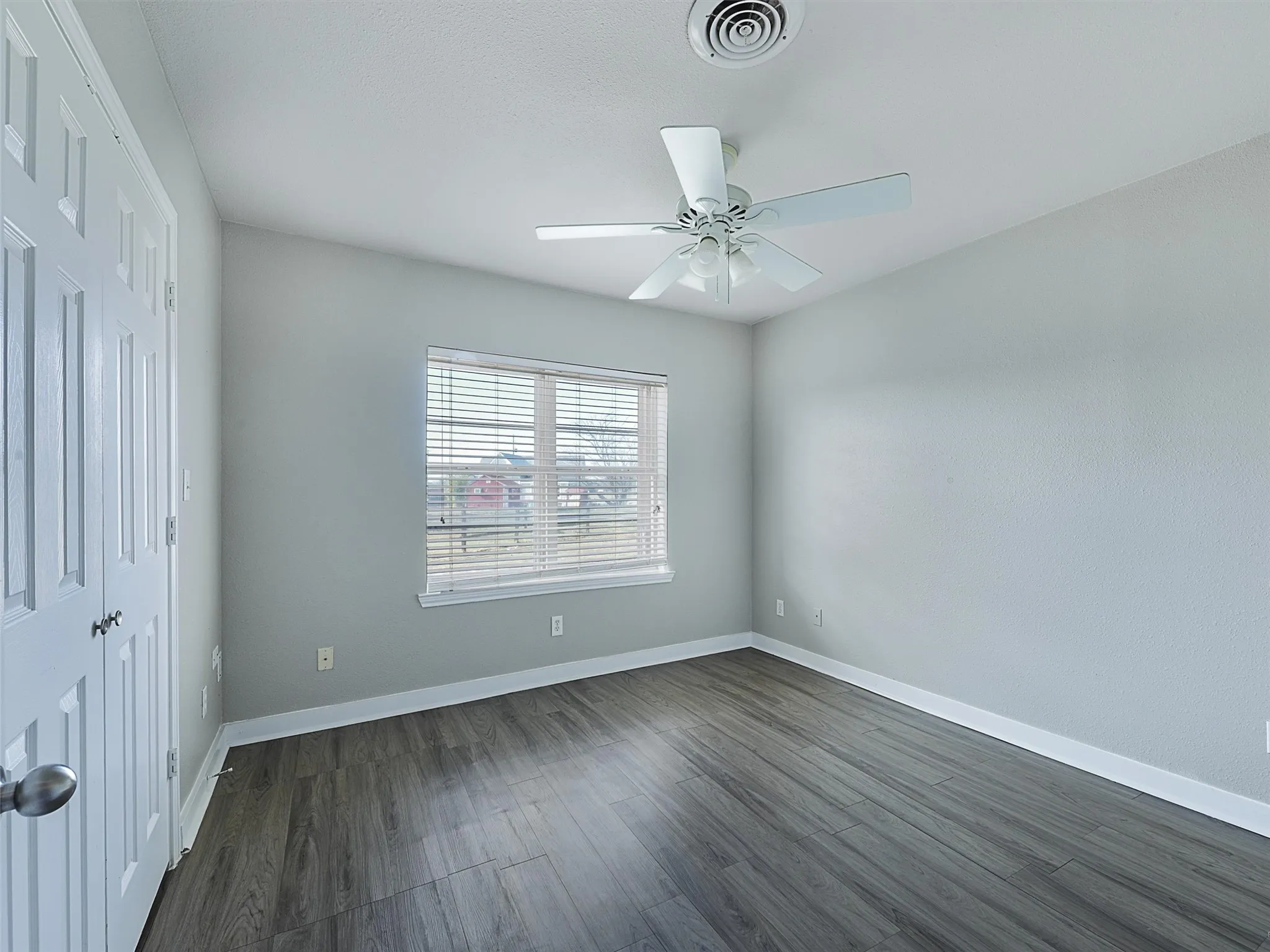 Single Family Residence For Rent in Grayson County , 707 Doris Lane, Gunter, Texas 75058, 3 Bedroom, 2 Bathroom, 2 Garage spaces, 1,249 Sqft, built in 2000, mls#21379193, Real Estate Agent in Gunter, Homes For Rent in Grayson county, Homes For Rent in Gunter, Realtor in Gunter Texas, Real Estate Brokerage Independent Realty Texas, Luminita Cordes Realtor