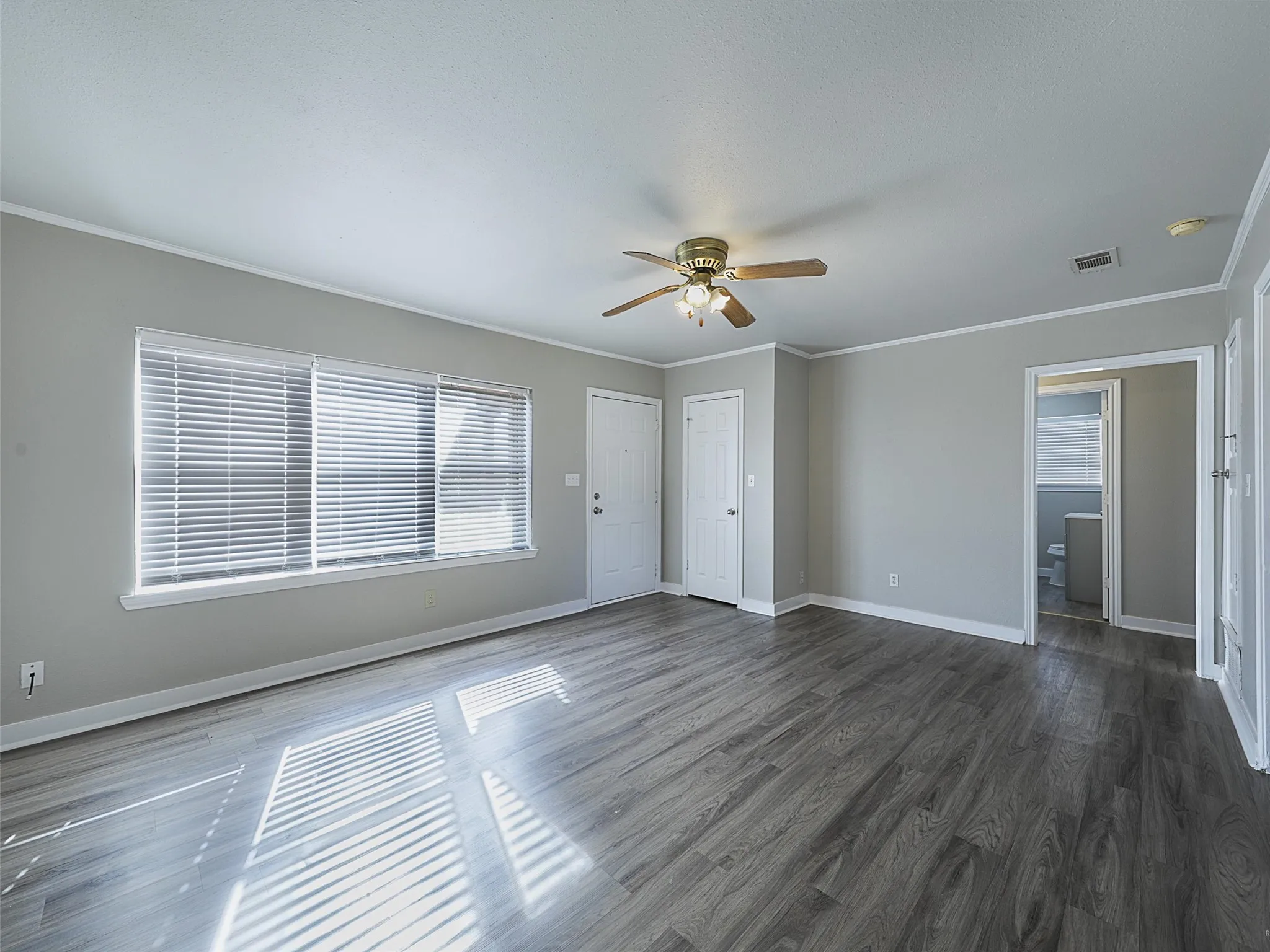 Single Family Residence For Rent in Grayson County , 707 Doris Lane, Gunter, Texas 75058, 3 Bedroom, 2 Bathroom, 2 Garage spaces, 1,249 Sqft, built in 2000, mls#21379193, Real Estate Agent in Gunter, Homes For Rent in Grayson county, Homes For Rent in Gunter, Realtor in Gunter Texas, Real Estate Brokerage Independent Realty Texas, Luminita Cordes Realtor