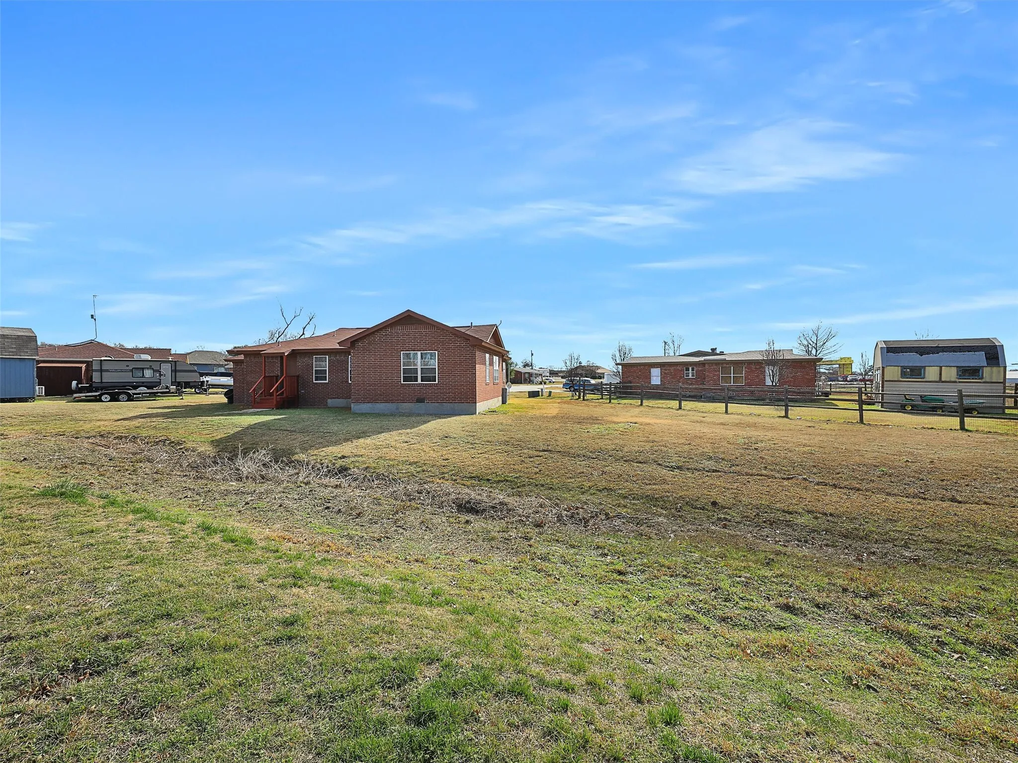 Single Family Residence For Rent in Grayson County , 707 Doris Lane, Gunter, Texas 75058, 3 Bedroom, 2 Bathroom, 2 Garage spaces, 1,249 Sqft, built in 2000, mls#21379193, Real Estate Agent in Gunter, Homes For Rent in Grayson county, Homes For Rent in Gunter, Realtor in Gunter Texas, Real Estate Brokerage Independent Realty Texas, Luminita Cordes Realtor