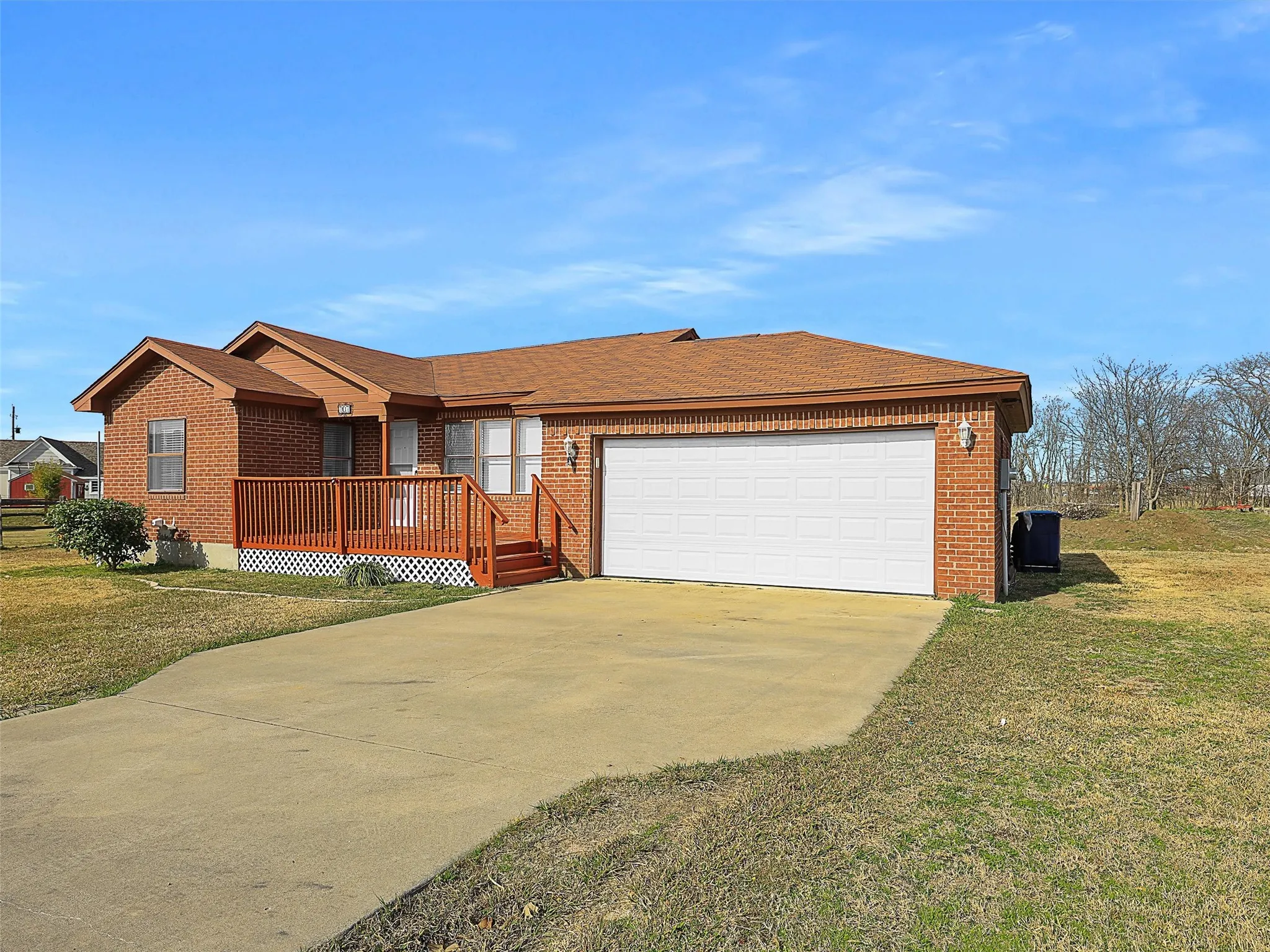 Single Family Residence For Rent in Grayson County , 707 Doris Lane, Gunter, Texas 75058, 3 Bedroom, 2 Bathroom, 2 Garage spaces, 1,249 Sqft, built in 2000, mls#21379193, Real Estate Agent in Gunter, Homes For Rent in Grayson county, Homes For Rent in Gunter, Realtor in Gunter Texas, Real Estate Brokerage Independent Realty Texas, Luminita Cordes Realtor