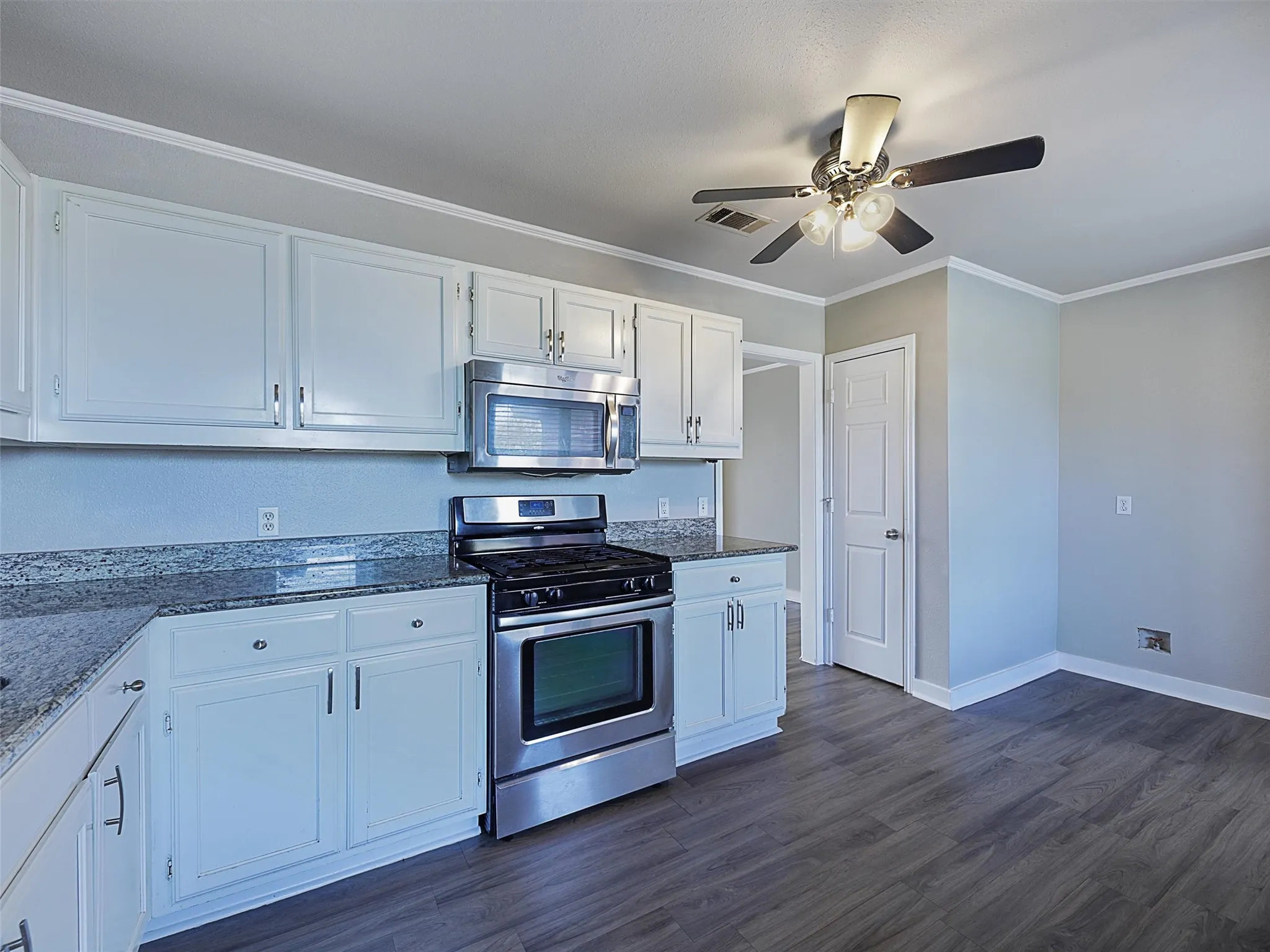 Single Family Residence For Rent in Grayson County , 707 Doris Lane, Gunter, Texas 75058, 3 Bedroom, 2 Bathroom, 2 Garage spaces, 1,249 Sqft, built in 2000, mls#21379193, Real Estate Agent in Gunter, Homes For Rent in Grayson county, Homes For Rent in Gunter, Realtor in Gunter Texas, Real Estate Brokerage Independent Realty Texas, Luminita Cordes Realtor