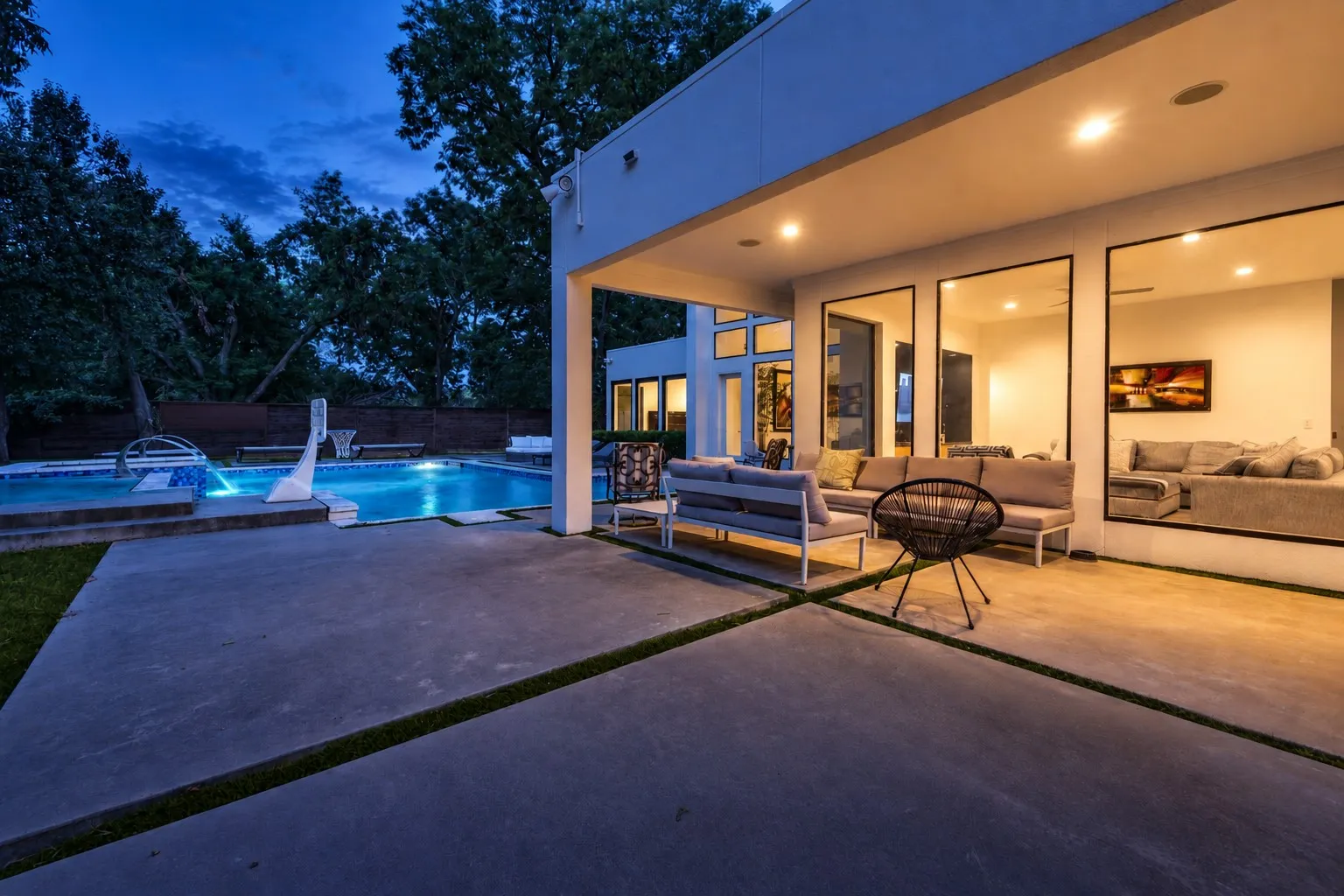Single Family Residence For Sale in Dallas County , 6321 Spring Valley Road, Dallas, Texas 75254, 5 Bedroom, 5 Bathroom, 2 Garage spaces, 4,982 Sqft, built in 1984, mls#21375753, Real Estate Agent in Dallas, Homes For Sale in Dallas county, Homes For Sale in Dallas, Realtor in Dallas Texas, Real Estate Brokerage Independent Realty Texas, Luminita Cordes Realtor
