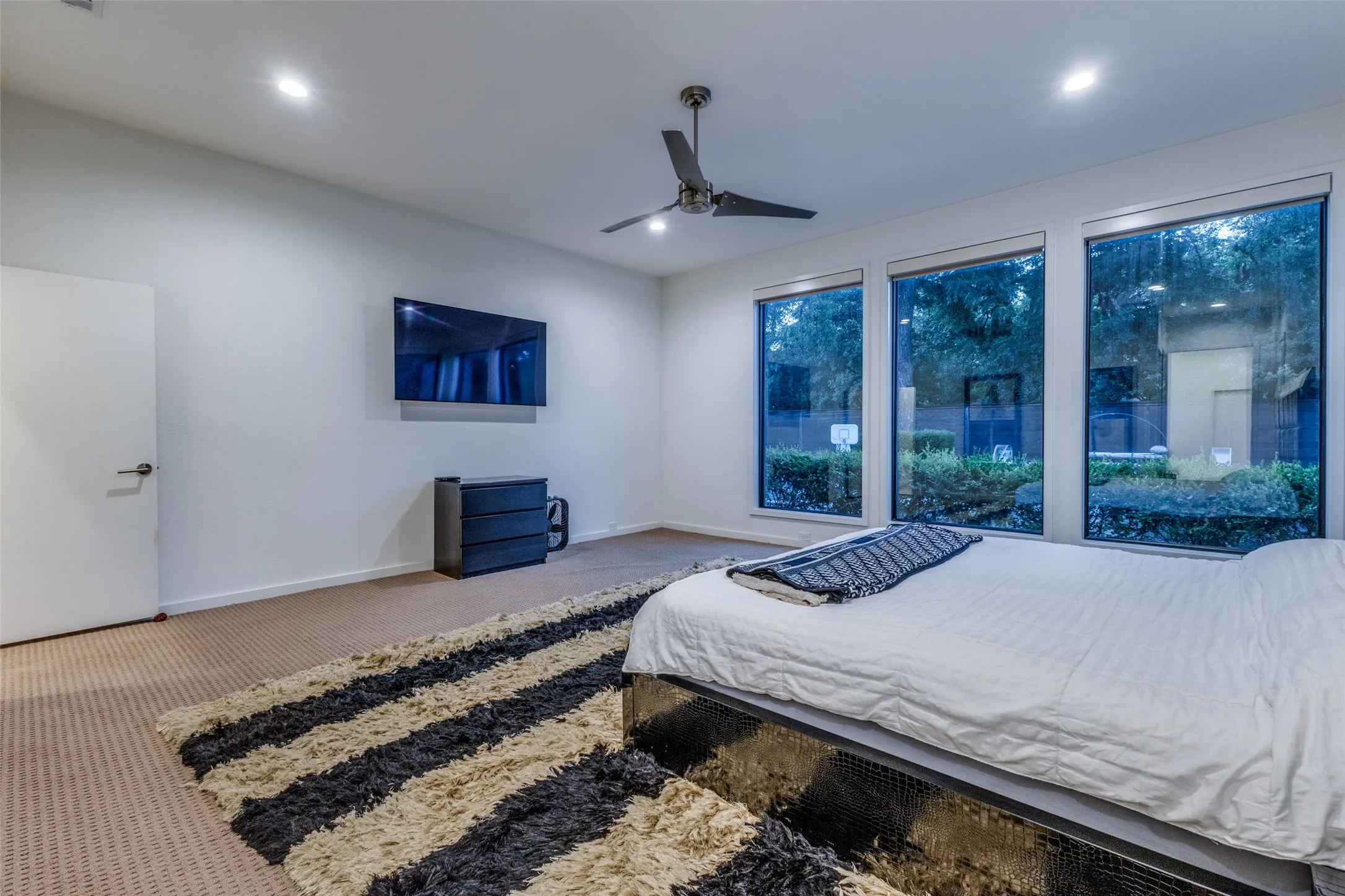 Single Family Residence For Sale in Dallas County , 6321 Spring Valley Road, Dallas, Texas 75254, 5 Bedroom, 5 Bathroom, 2 Garage spaces, 4,982 Sqft, built in 1984, mls#21375753, Real Estate Agent in Dallas, Homes For Sale in Dallas county, Homes For Sale in Dallas, Realtor in Dallas Texas, Real Estate Brokerage Independent Realty Texas, Luminita Cordes Realtor