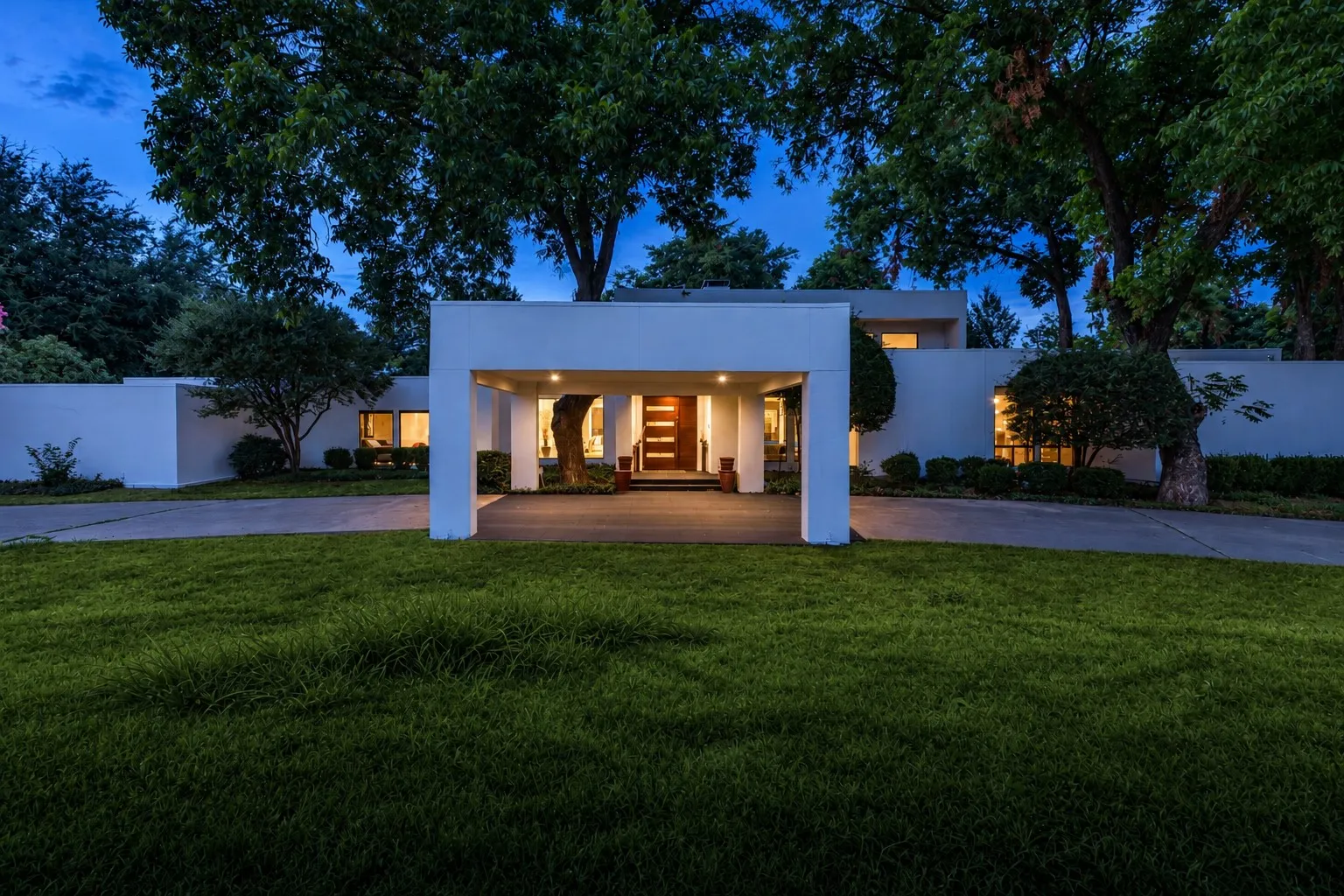 Single Family Residence For Sale in Dallas County , 6321 Spring Valley Road, Dallas, Texas 75254, 5 Bedroom, 5 Bathroom, 2 Garage spaces, 4,982 Sqft, built in 1984, mls#21375753, Real Estate Agent in Dallas, Homes For Sale in Dallas county, Homes For Sale in Dallas, Realtor in Dallas Texas, Real Estate Brokerage Independent Realty Texas, Luminita Cordes Realtor
