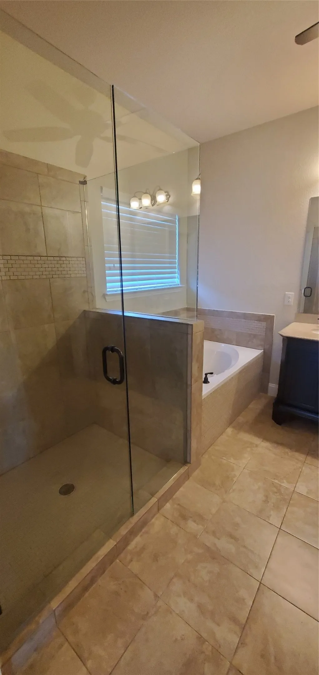 Single Family Residence For Rent in Grayson County , 1416 Swan Ridge Drive, Sherman, Texas 75092, 3 Bedroom, 2 Bathroom, 2 Garage spaces, 1,675 Sqft, built in 2016, mls#21379194, Real Estate Agent in Sherman, Homes For Rent in Grayson county, Homes For Rent in Sherman, Realtor in Sherman Texas, Real Estate Brokerage Independent Realty Texas, Luminita Cordes Realtor