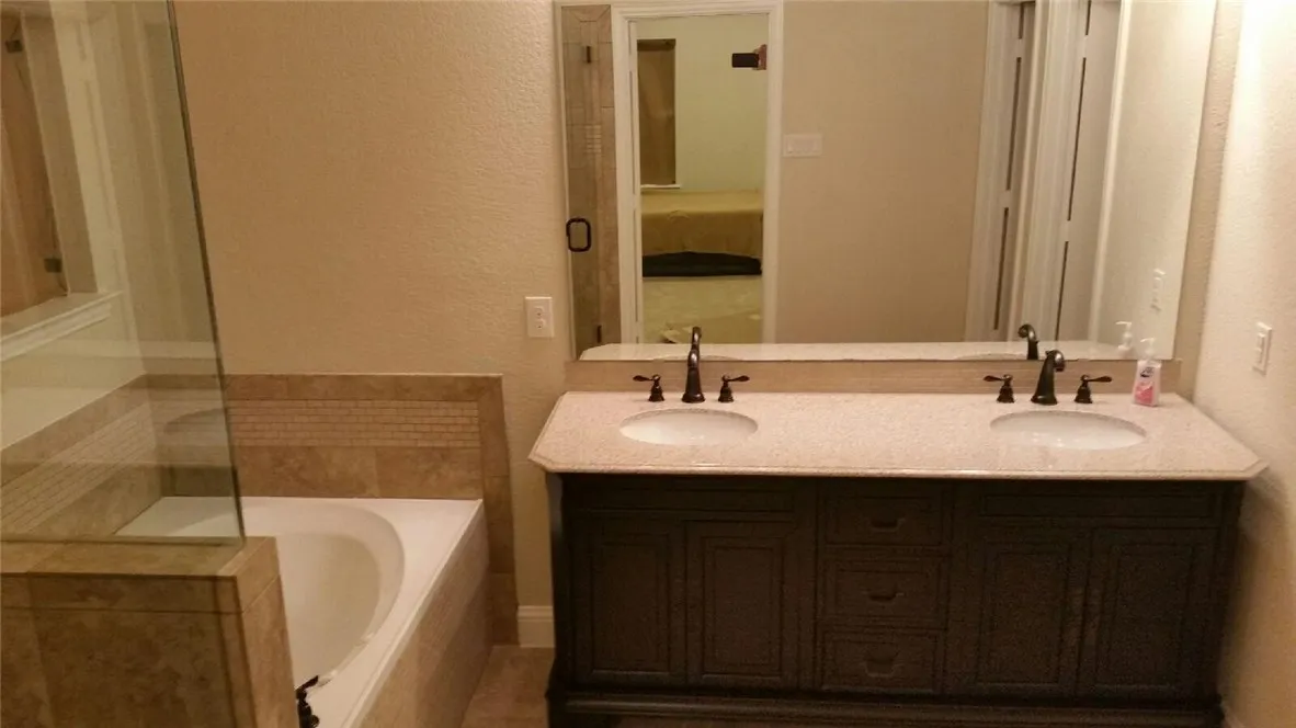 Single Family Residence For Rent in Grayson County , 1416 Swan Ridge Drive, Sherman, Texas 75092, 3 Bedroom, 2 Bathroom, 2 Garage spaces, 1,675 Sqft, built in 2016, mls#21379194, Real Estate Agent in Sherman, Homes For Rent in Grayson county, Homes For Rent in Sherman, Realtor in Sherman Texas, Real Estate Brokerage Independent Realty Texas, Luminita Cordes Realtor