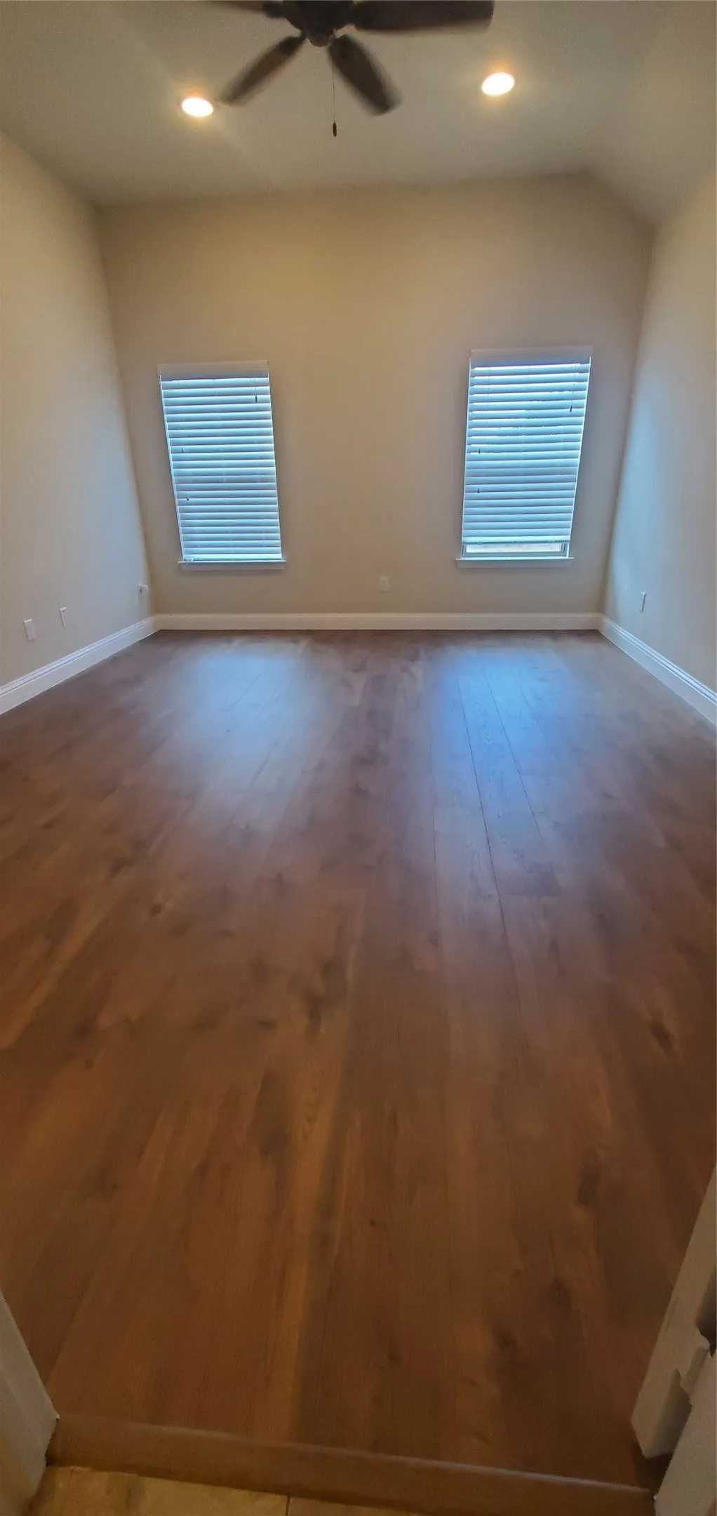 Single Family Residence For Rent in Grayson County , 1416 Swan Ridge Drive, Sherman, Texas 75092, 3 Bedroom, 2 Bathroom, 2 Garage spaces, 1,675 Sqft, built in 2016, mls#21379194, Real Estate Agent in Sherman, Homes For Rent in Grayson county, Homes For Rent in Sherman, Realtor in Sherman Texas, Real Estate Brokerage Independent Realty Texas, Luminita Cordes Realtor