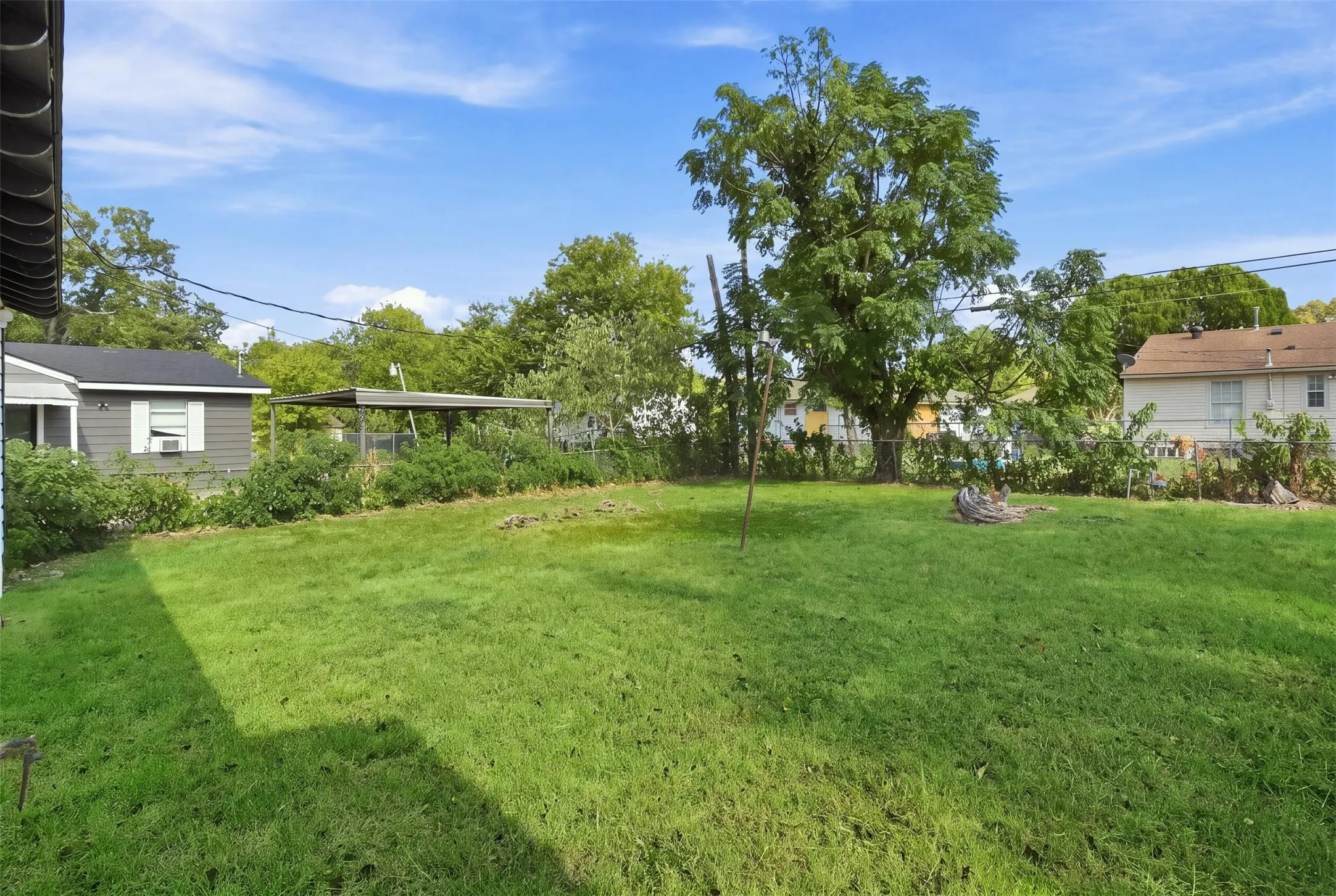 Single Family Residence For Sale in Dallas County , 2406 Jennings Avenue, Dallas, Texas 75216, 3 Bedroom, 2 Bathroom, Garage spaces, 1,184 Sqft, built in 1951, mls#21379175, Real Estate Agent in Dallas, Homes For Sale in Dallas county, Homes For Sale in Dallas, Realtor in Dallas Texas, Real Estate Brokerage Independent Realty Texas, Luminita Cordes Realtor