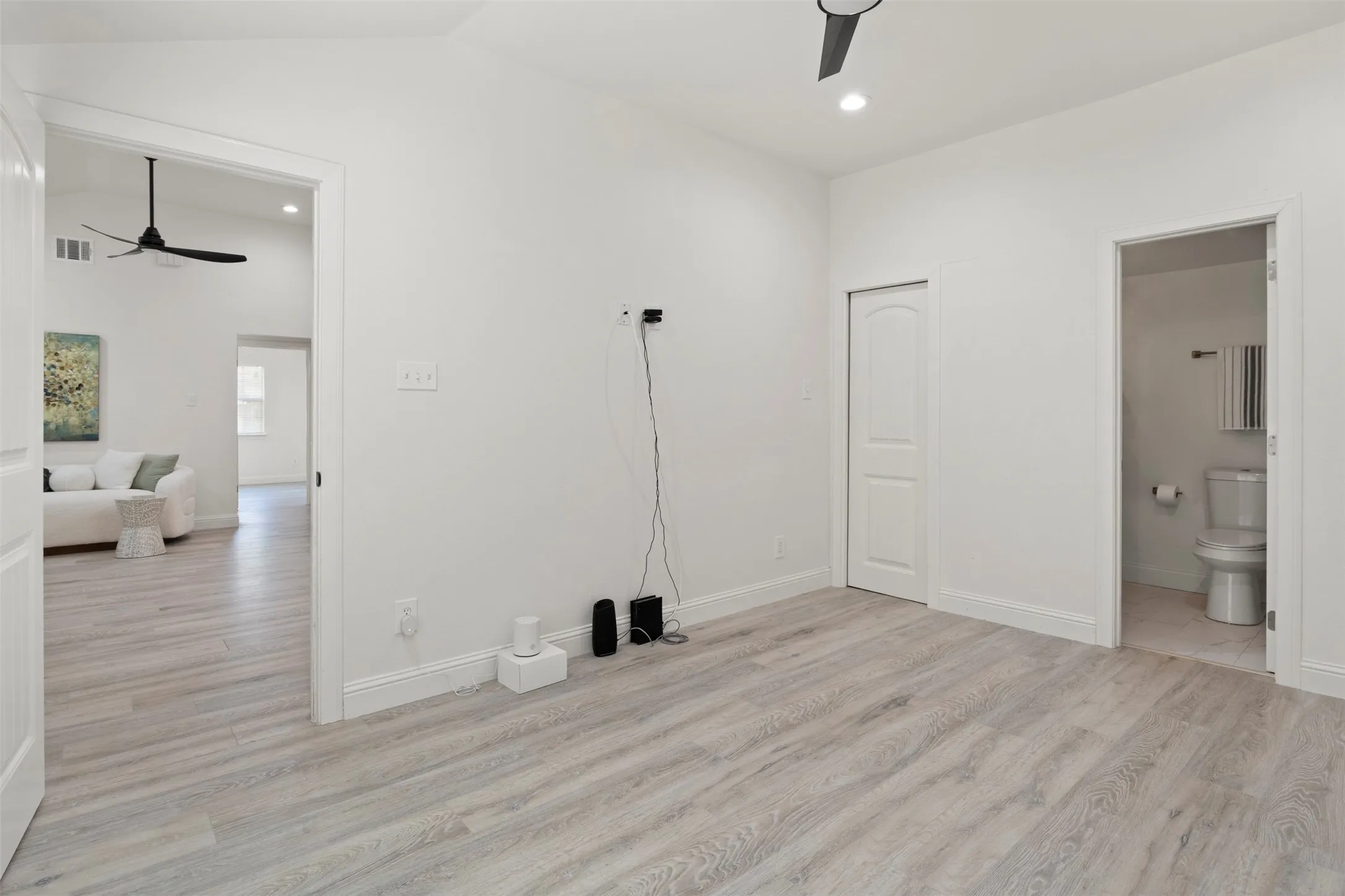 Single Family Residence For Sale in Dallas County , 2406 Jennings Avenue, Dallas, Texas 75216, 3 Bedroom, 2 Bathroom, Garage spaces, 1,184 Sqft, built in 1951, mls#21379175, Real Estate Agent in Dallas, Homes For Sale in Dallas county, Homes For Sale in Dallas, Realtor in Dallas Texas, Real Estate Brokerage Independent Realty Texas, Luminita Cordes Realtor