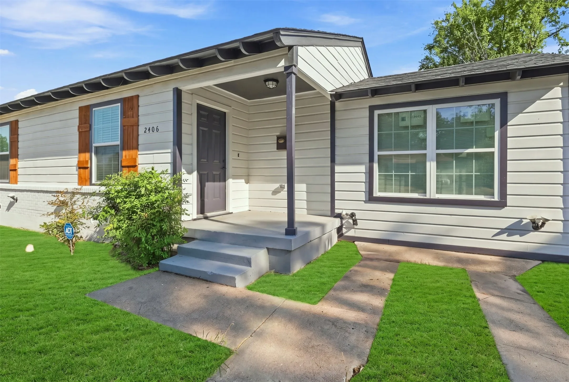 Single Family Residence For Sale in Dallas County , 2406 Jennings Avenue, Dallas, Texas 75216, 3 Bedroom, 2 Bathroom, Garage spaces, 1,184 Sqft, built in 1951, mls#21379175, Real Estate Agent in Dallas, Homes For Sale in Dallas county, Homes For Sale in Dallas, Realtor in Dallas Texas, Real Estate Brokerage Independent Realty Texas, Luminita Cordes Realtor