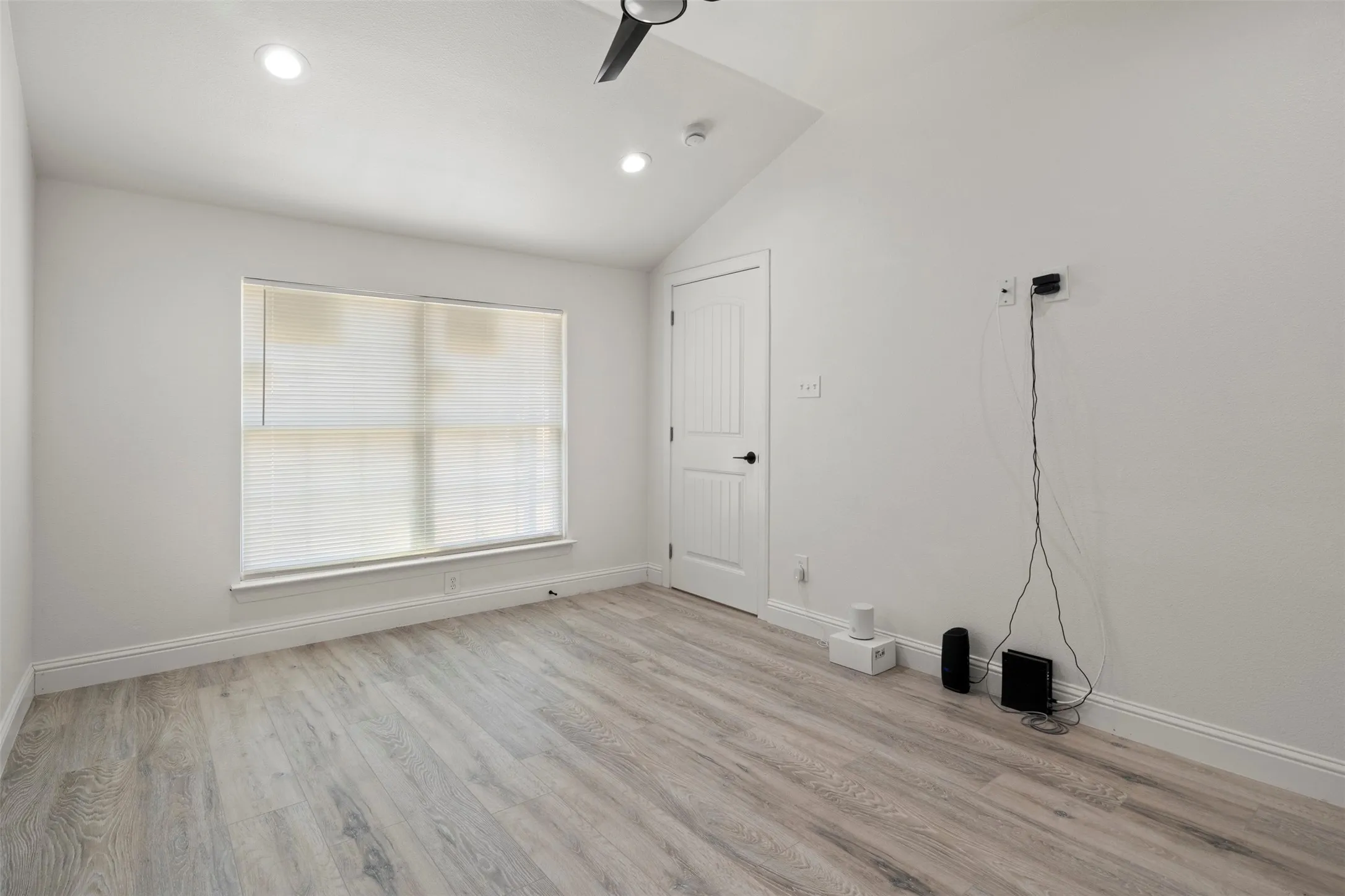 Single Family Residence For Sale in Dallas County , 2406 Jennings Avenue, Dallas, Texas 75216, 3 Bedroom, 2 Bathroom, Garage spaces, 1,184 Sqft, built in 1951, mls#21379175, Real Estate Agent in Dallas, Homes For Sale in Dallas county, Homes For Sale in Dallas, Realtor in Dallas Texas, Real Estate Brokerage Independent Realty Texas, Luminita Cordes Realtor